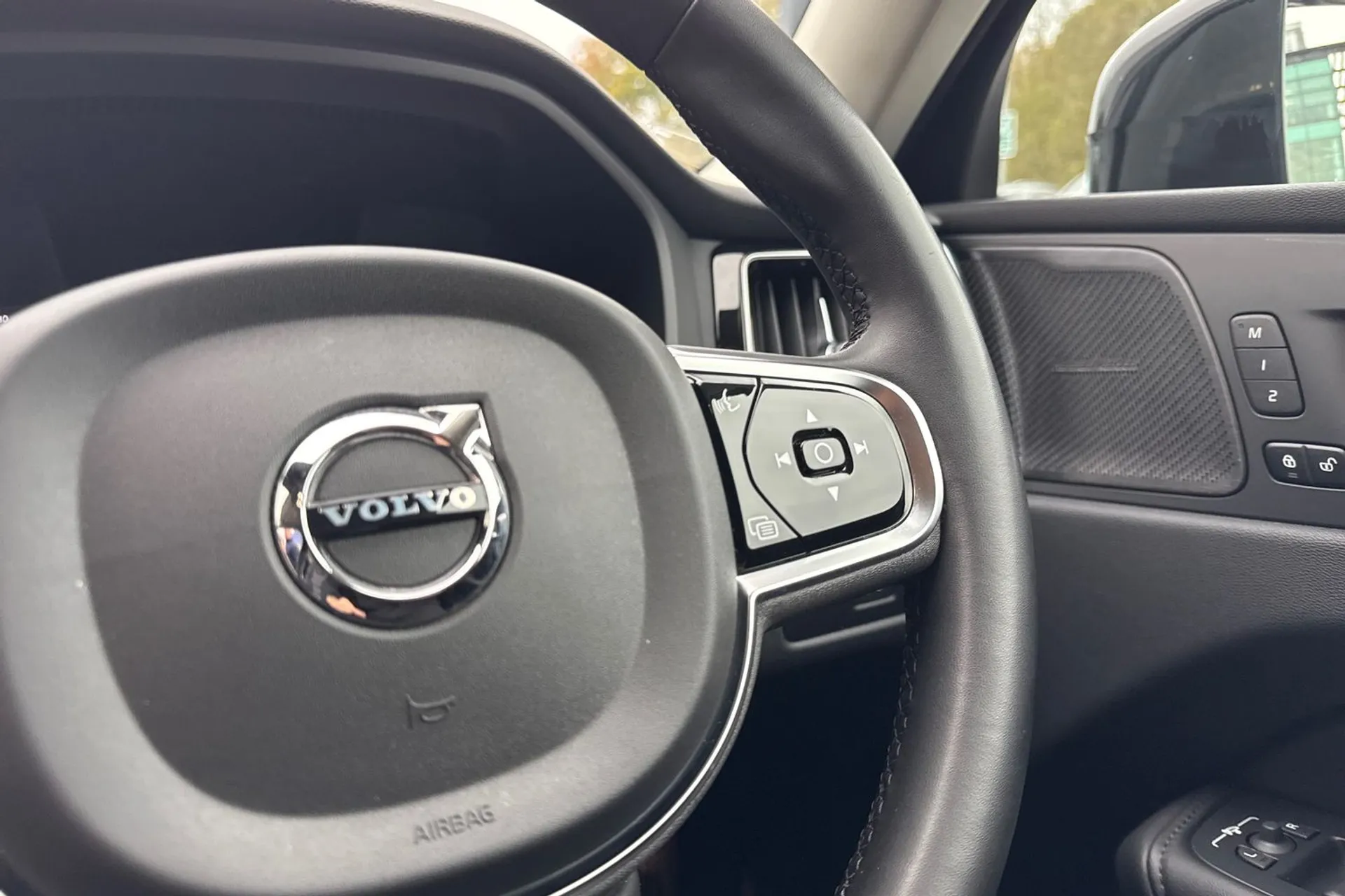 Volvo XC60 thumbnail image number 38