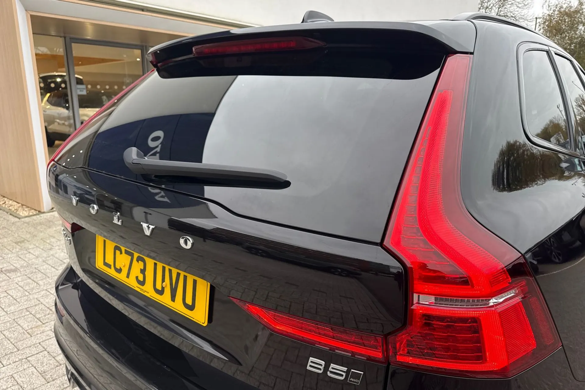 Volvo XC60 thumbnail image number 16