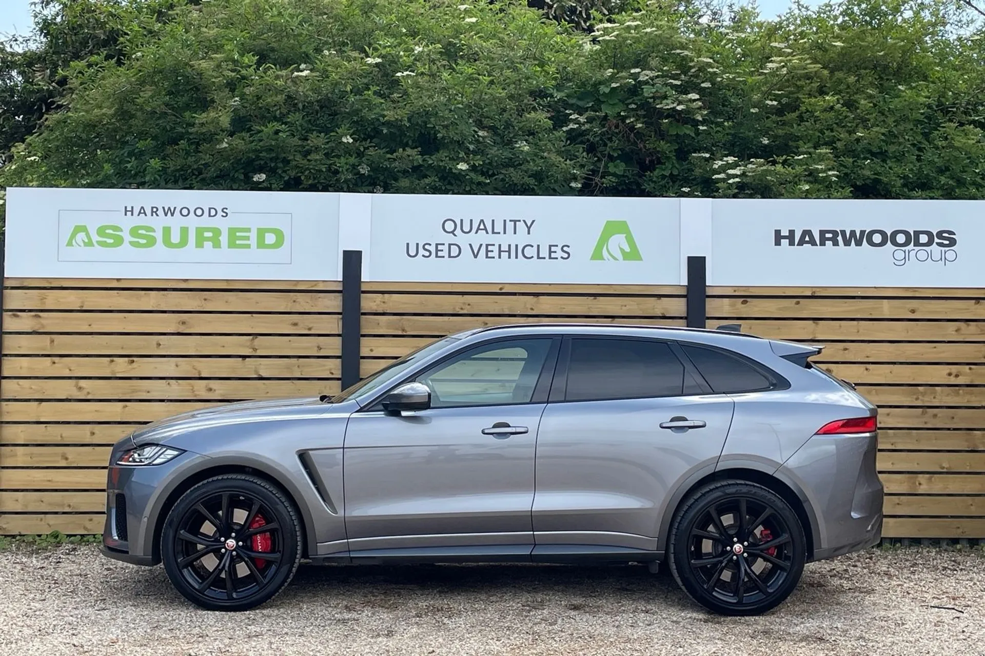Jaguar F-PACE thumbnail image number 11