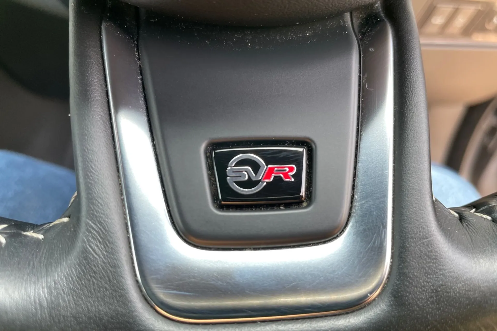 Jaguar F-PACE thumbnail image number 45