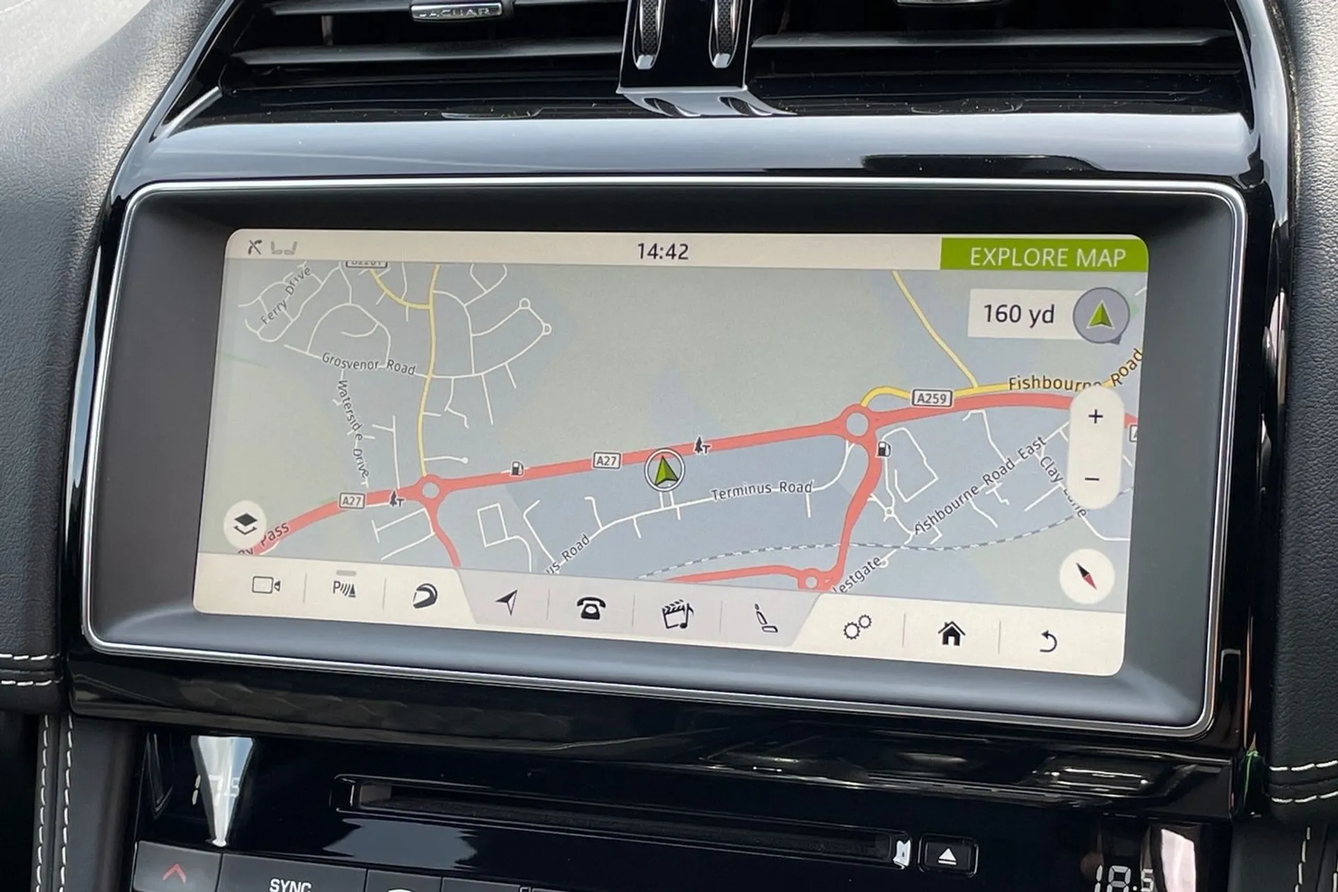 Jaguar F-PACE thumbnail image number 5