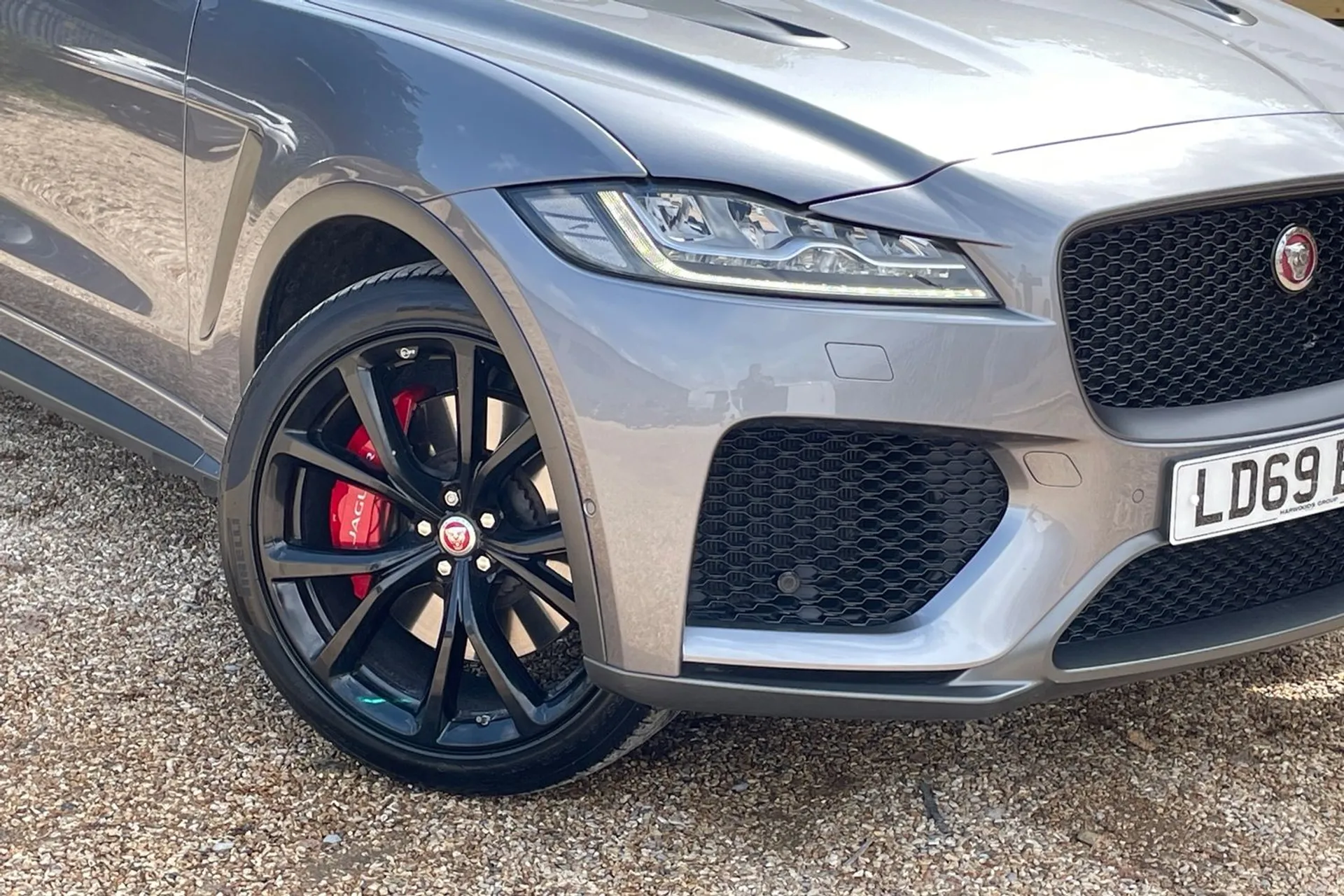 Jaguar F-PACE thumbnail image number 7