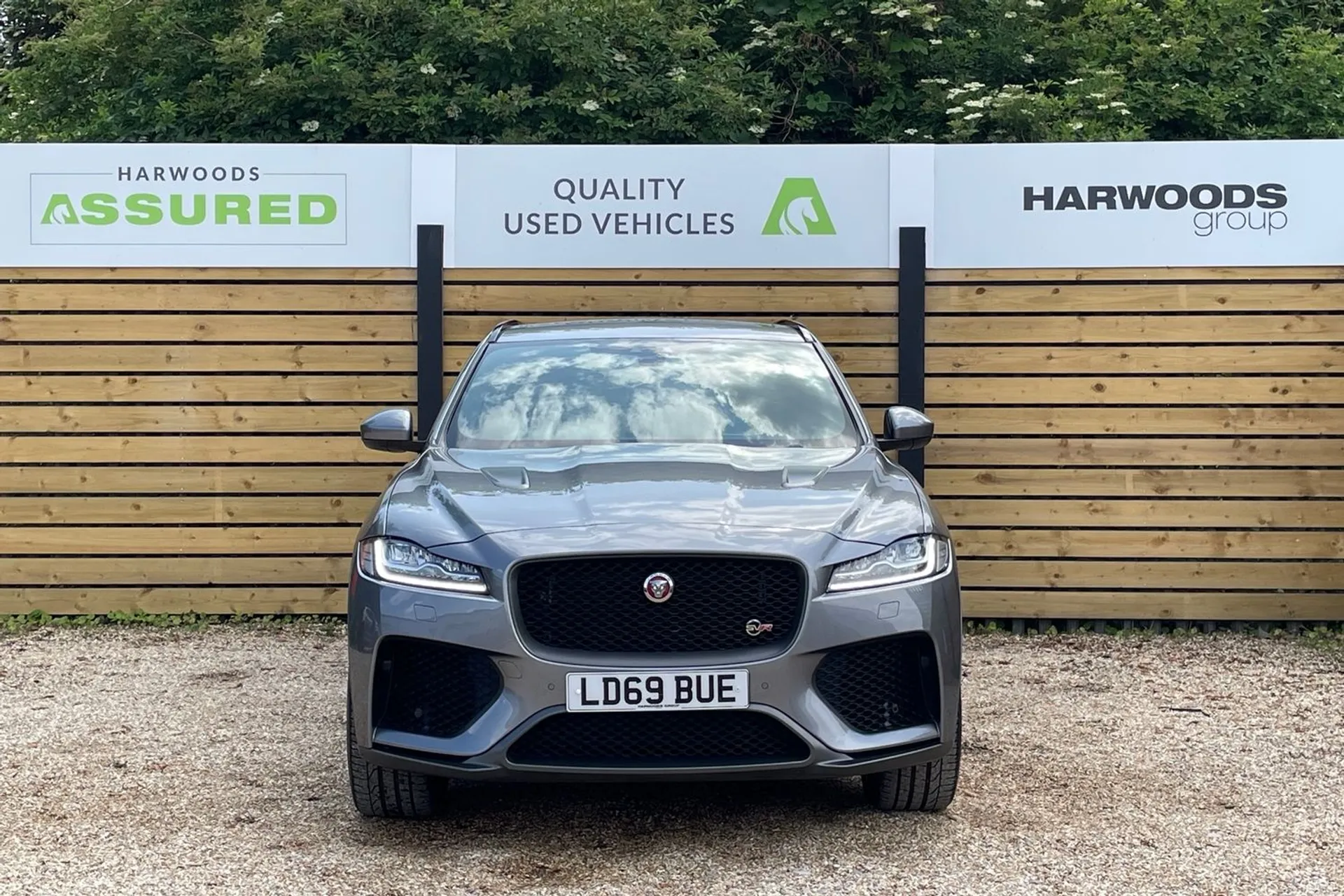 Jaguar F-PACE thumbnail image number 13