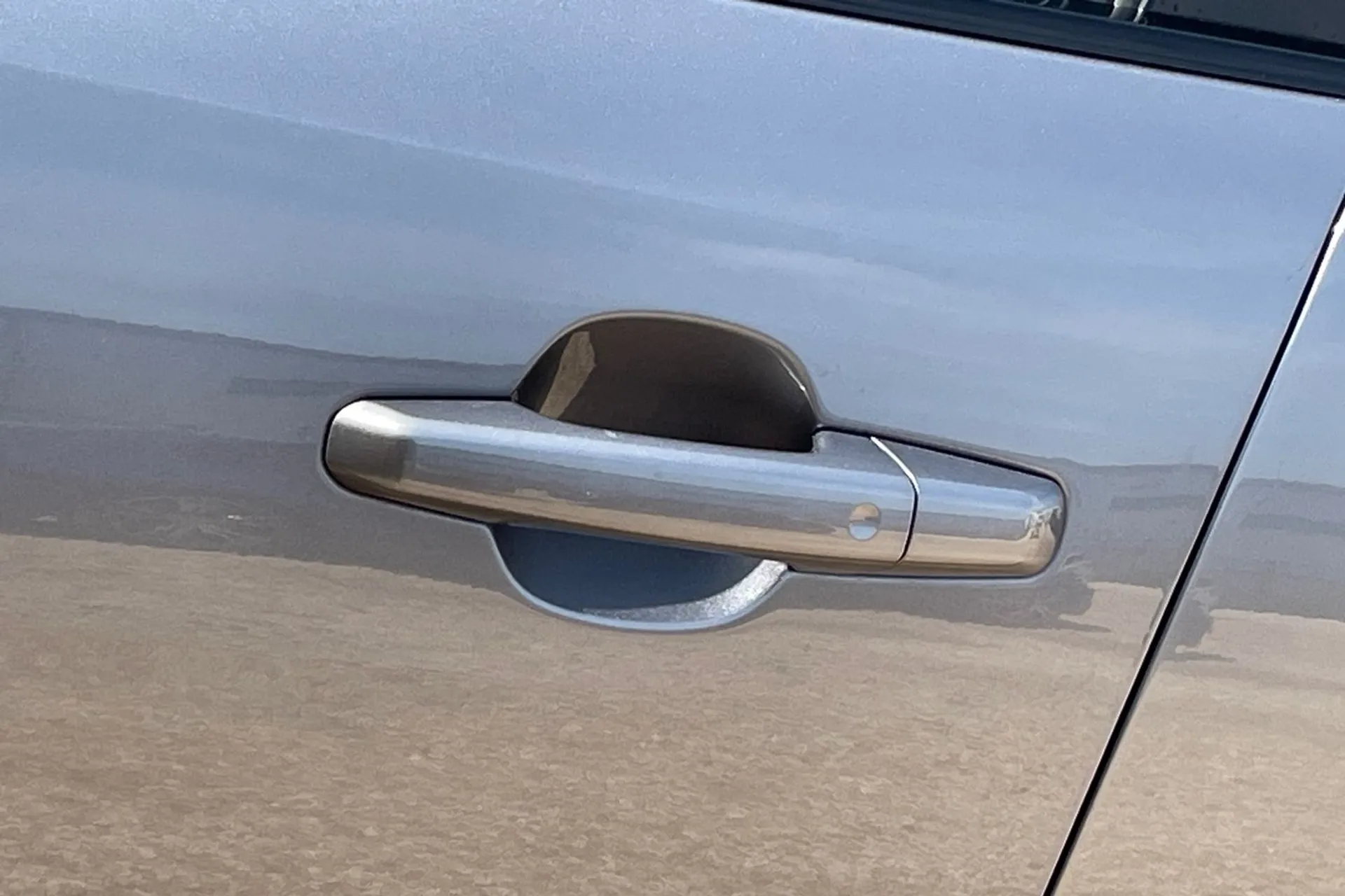 Jaguar F-PACE thumbnail image number 17