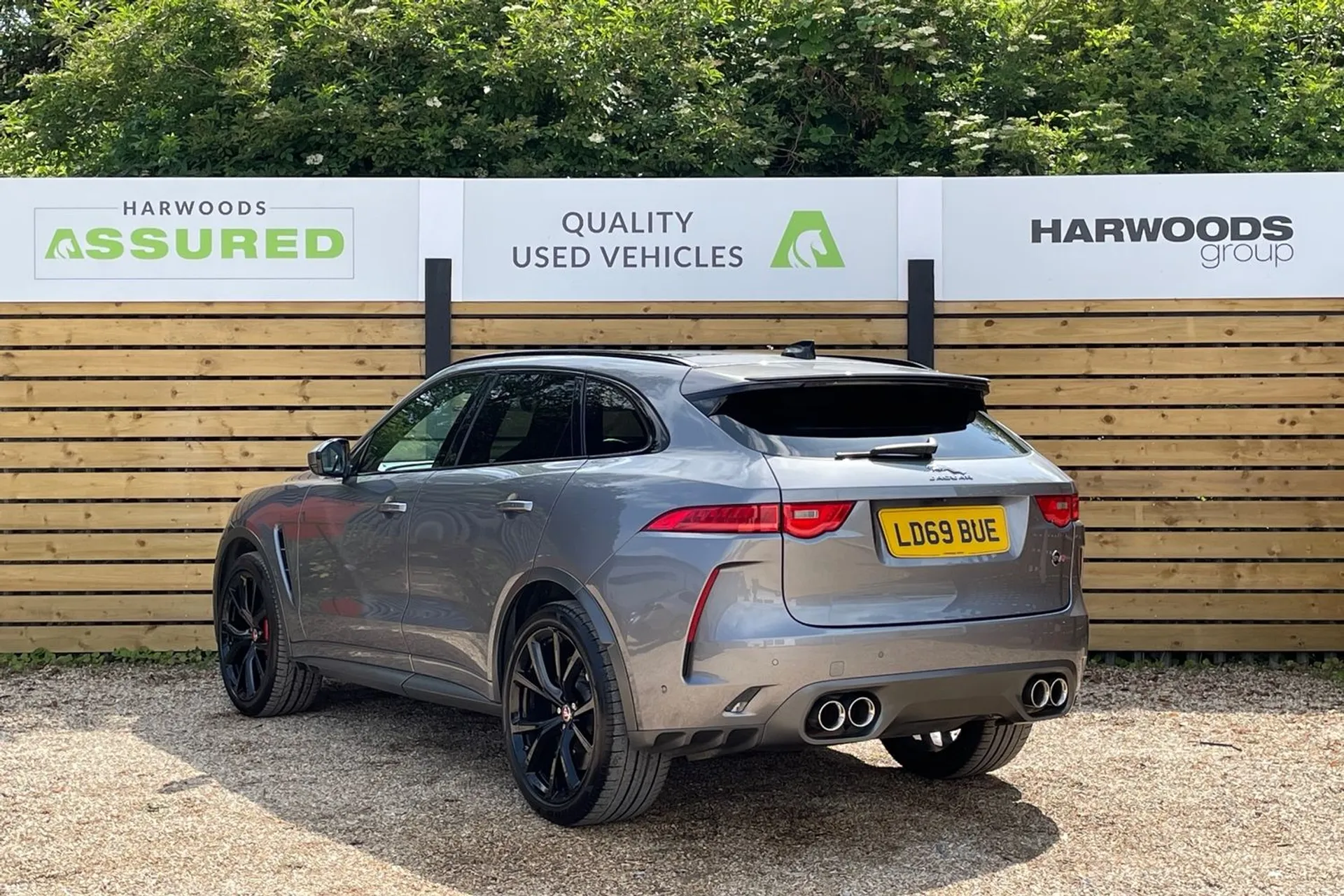 Jaguar F-PACE thumbnail image number 10