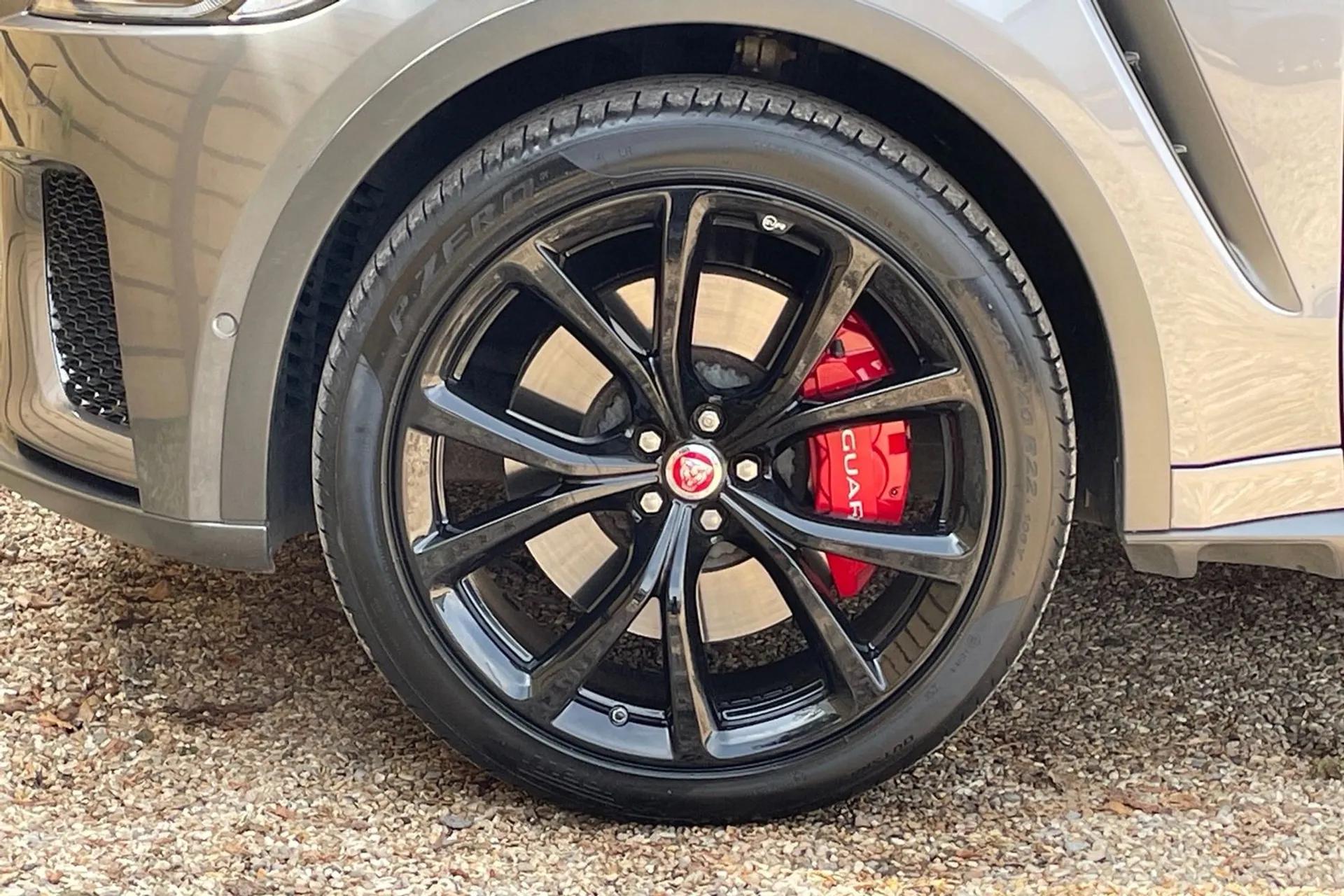 Jaguar F-PACE thumbnail image number 14