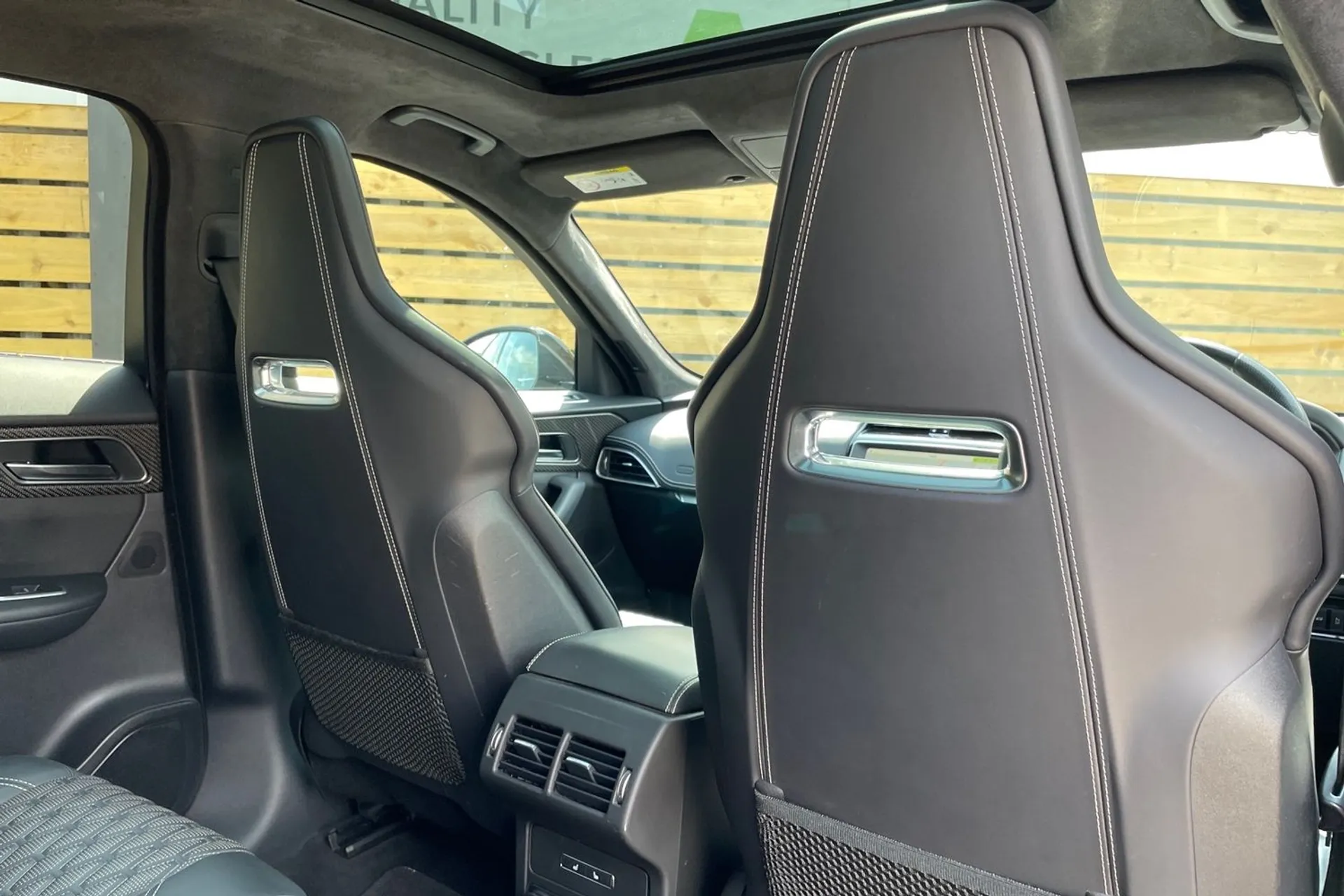 Jaguar F-PACE thumbnail image number 25
