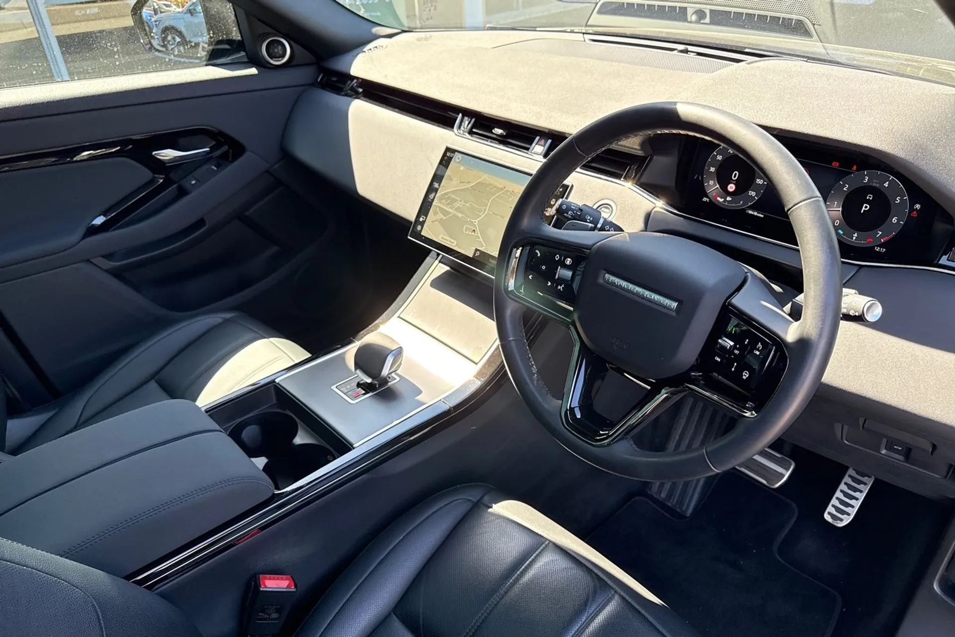 LAND ROVER RANGE ROVER EVOQUE thumbnail image number 6