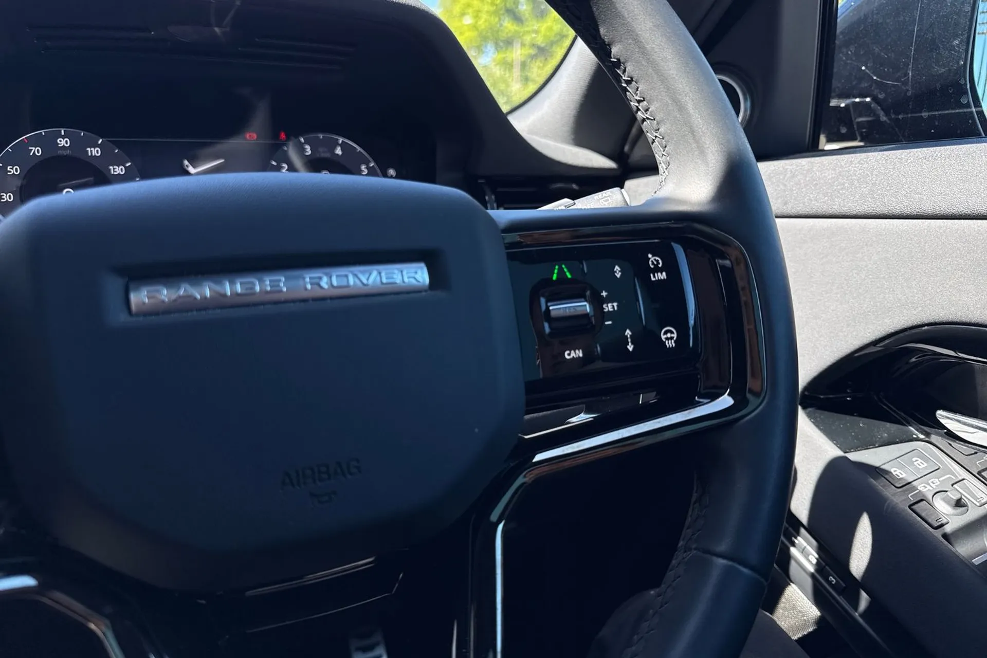 LAND ROVER RANGE ROVER EVOQUE thumbnail image number 37