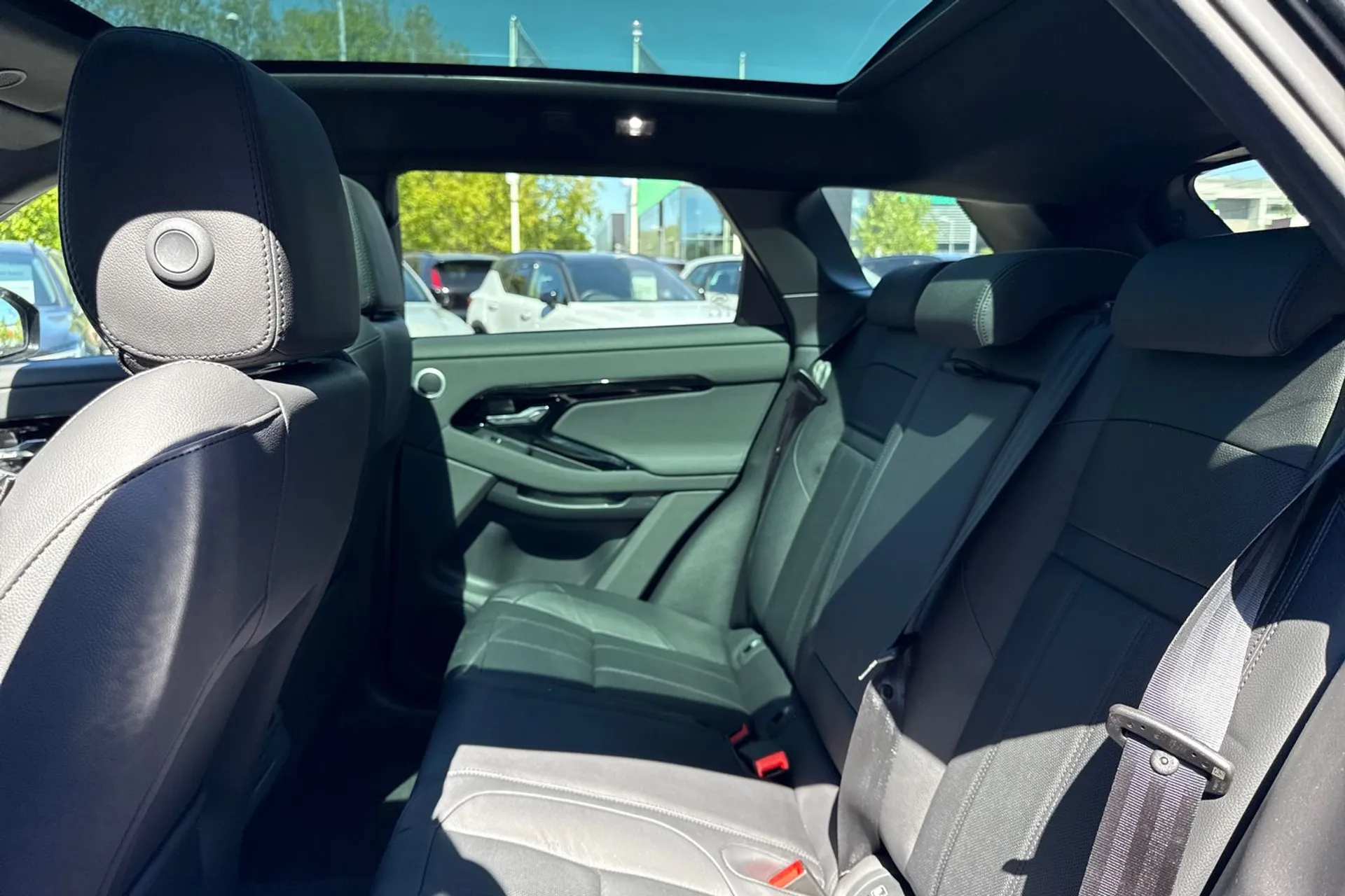 LAND ROVER RANGE ROVER EVOQUE thumbnail image number 30