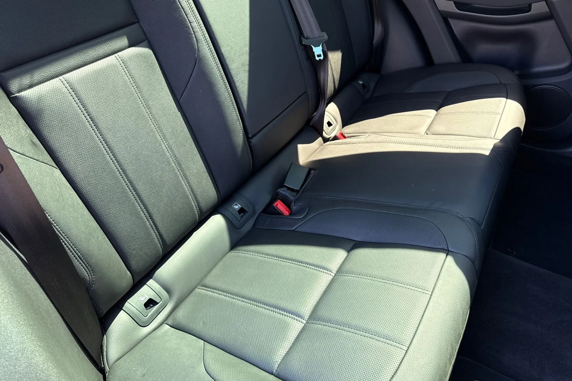 LAND ROVER RANGE ROVER EVOQUE thumbnail image number 25