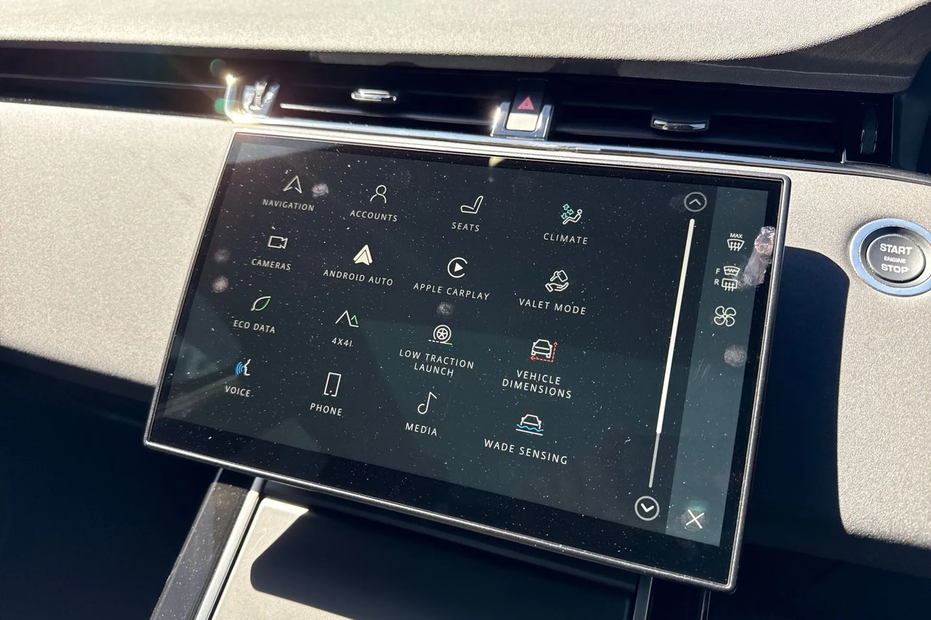 LAND ROVER RANGE ROVER EVOQUE thumbnail image number 39