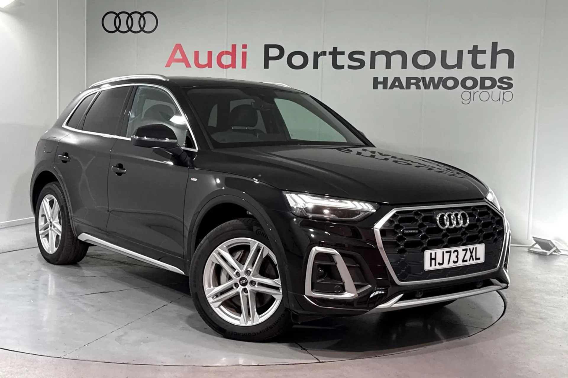 Audi Q5 focused image