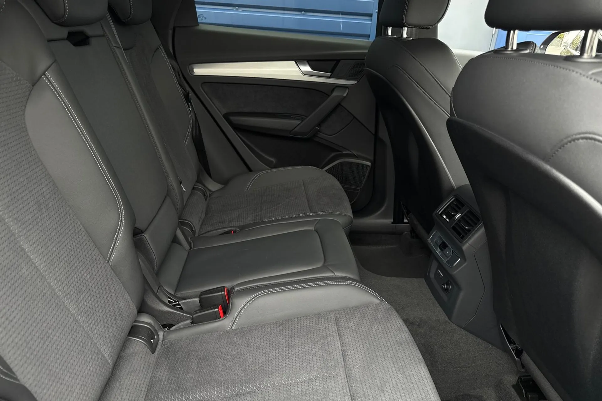 Audi Q5 thumbnail image number 22