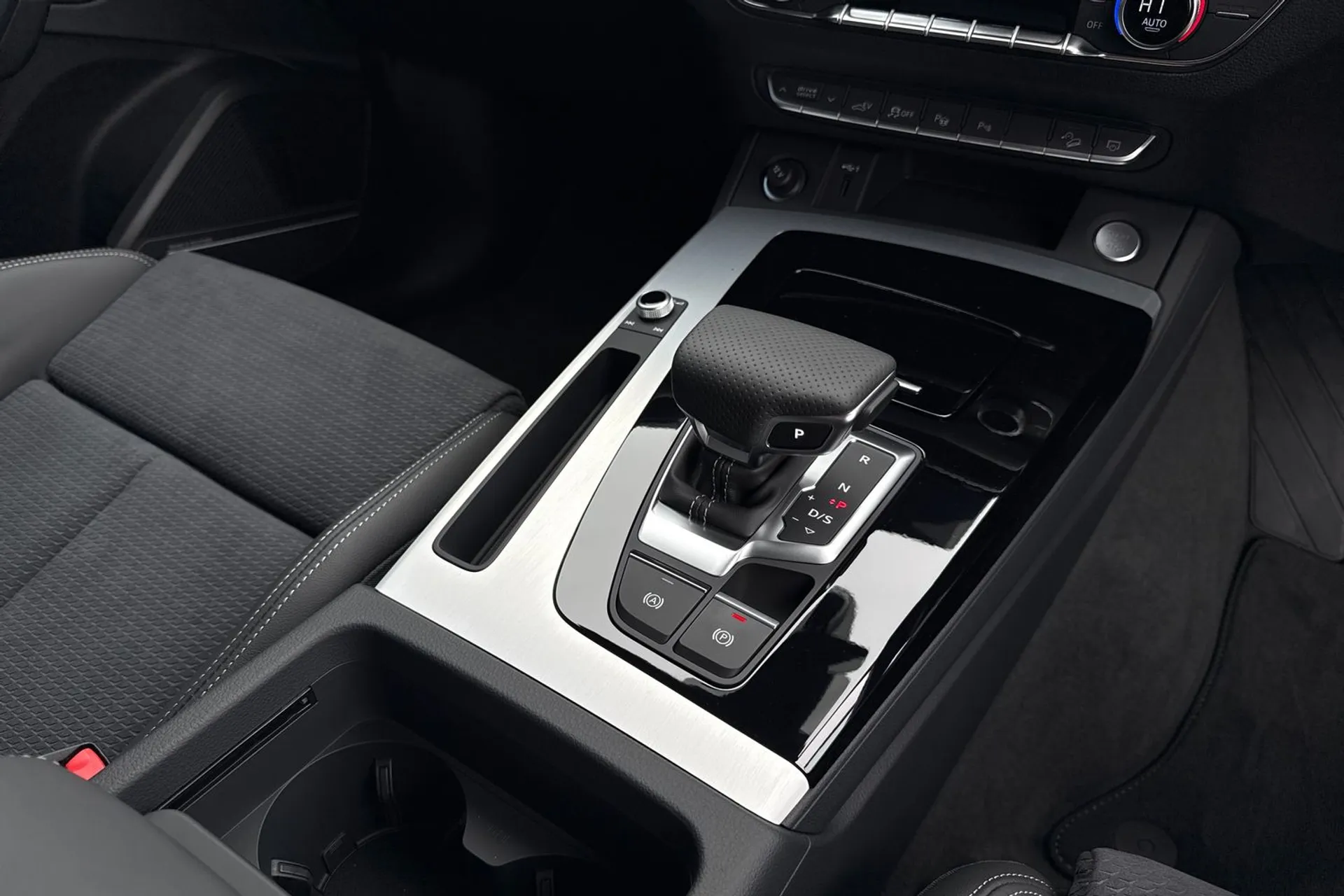 Audi Q5 thumbnail image number 40
