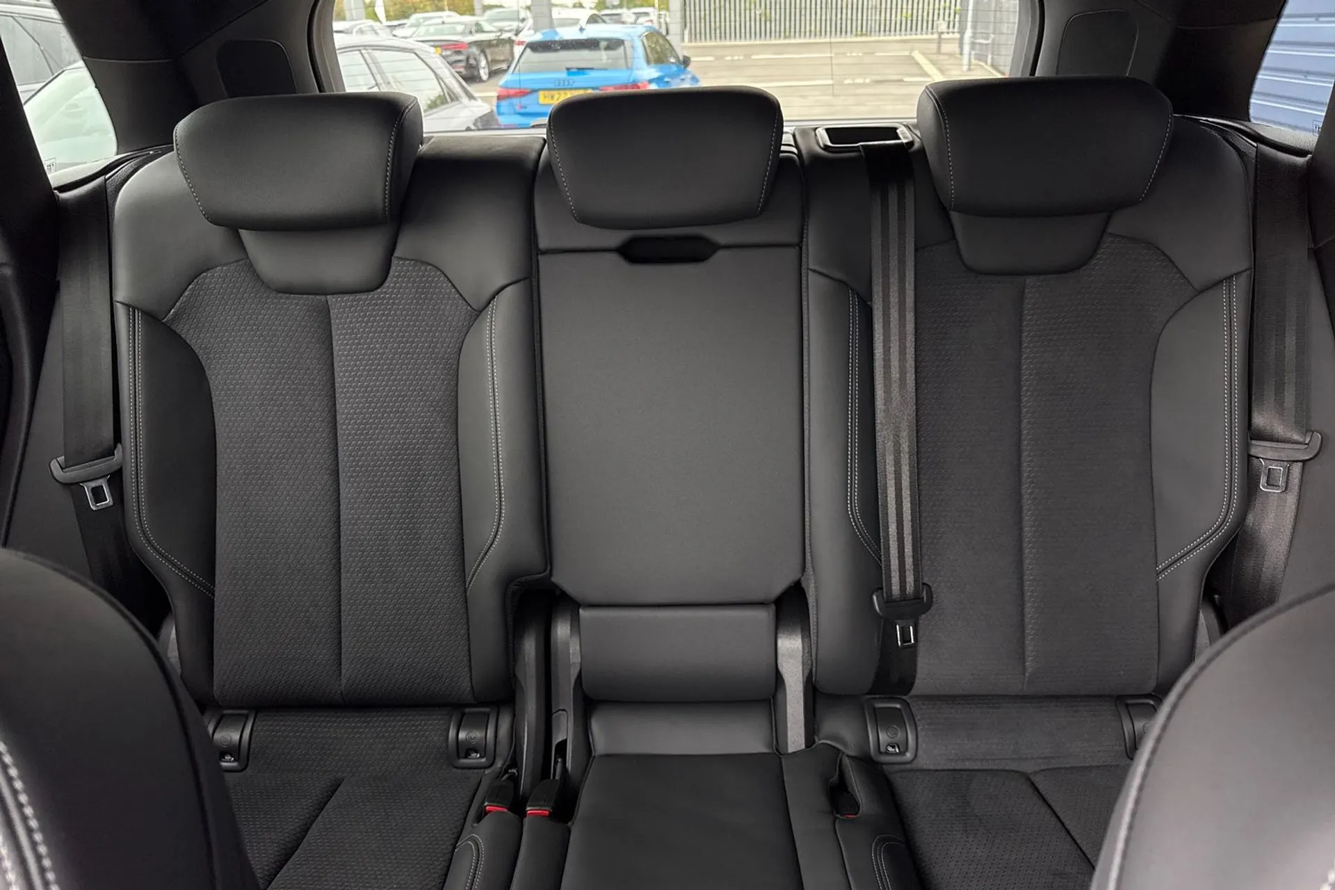 Audi Q5 thumbnail image number 31