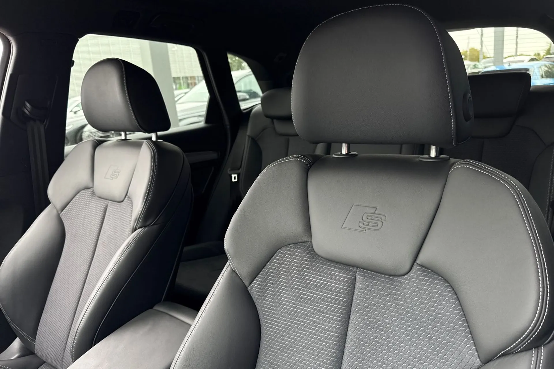 Audi Q5 thumbnail image number 29