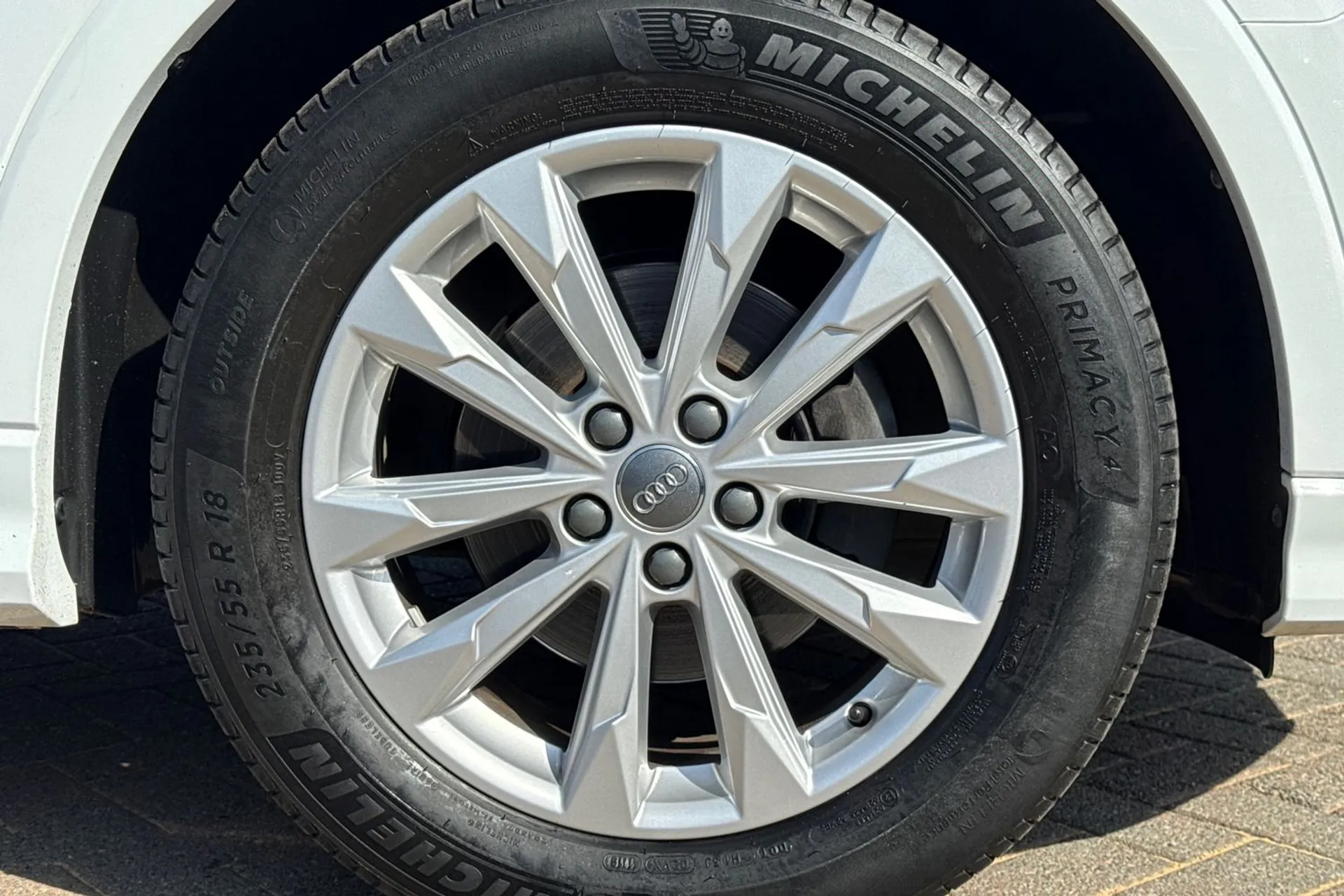 Audi Q3 thumbnail image number 8
