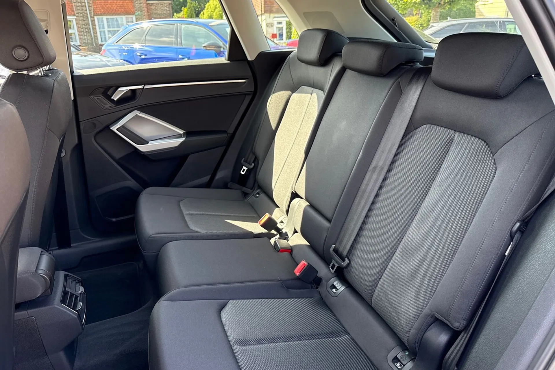 Audi Q3 thumbnail image number 37