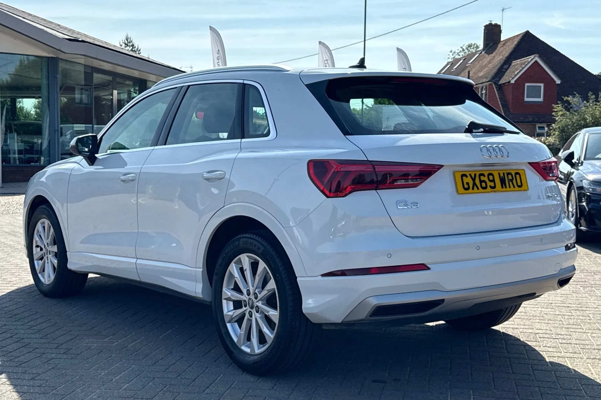 Audi Q3 thumbnail image number 6