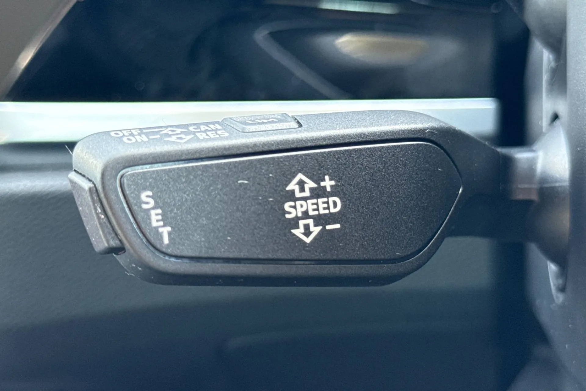 Audi Q3 thumbnail image number 14