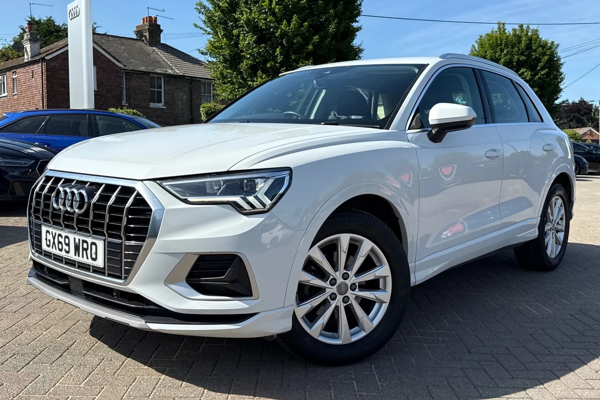 Audi Q3 thumbnail image number 23