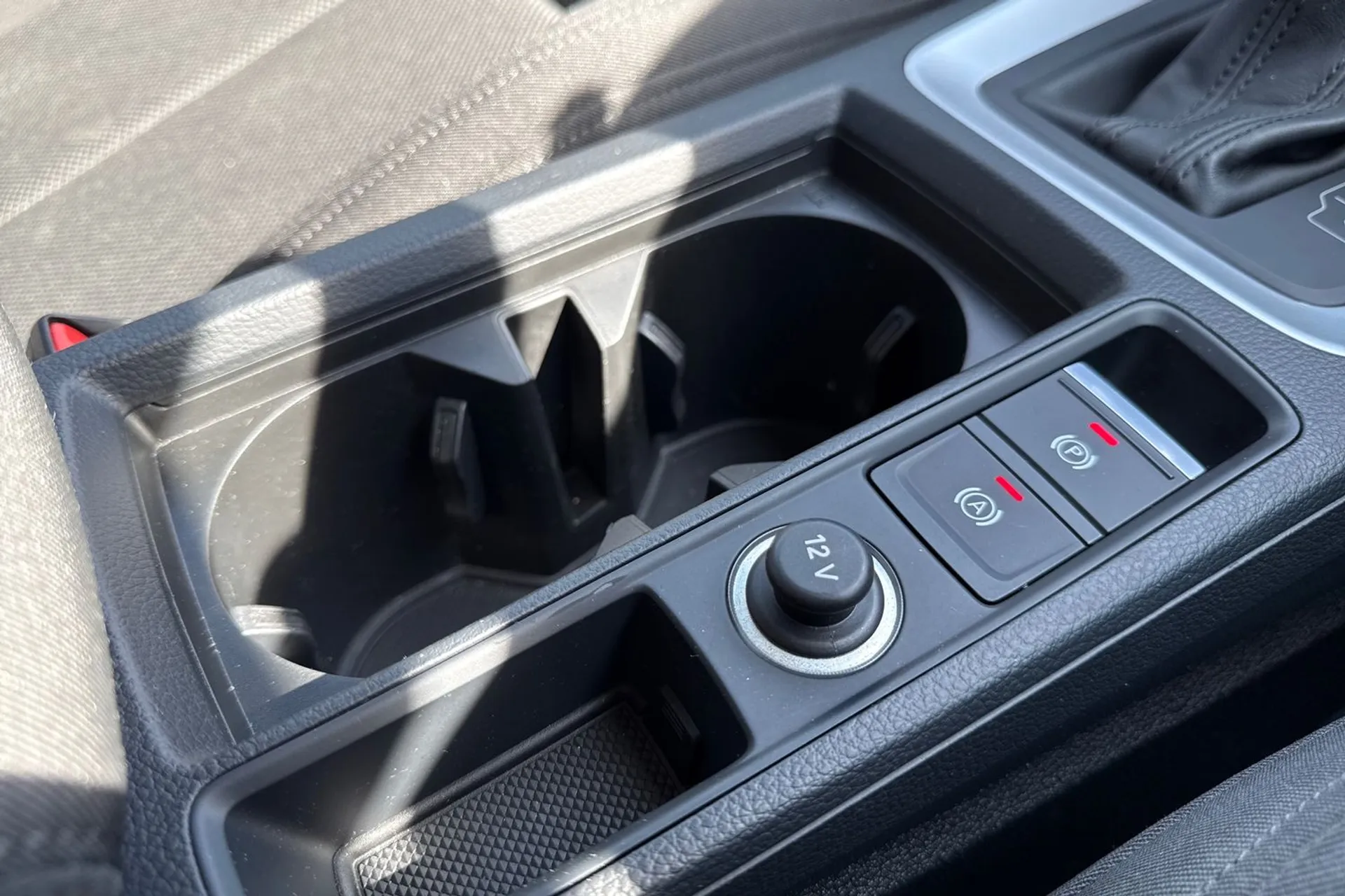 Audi Q3 thumbnail image number 34