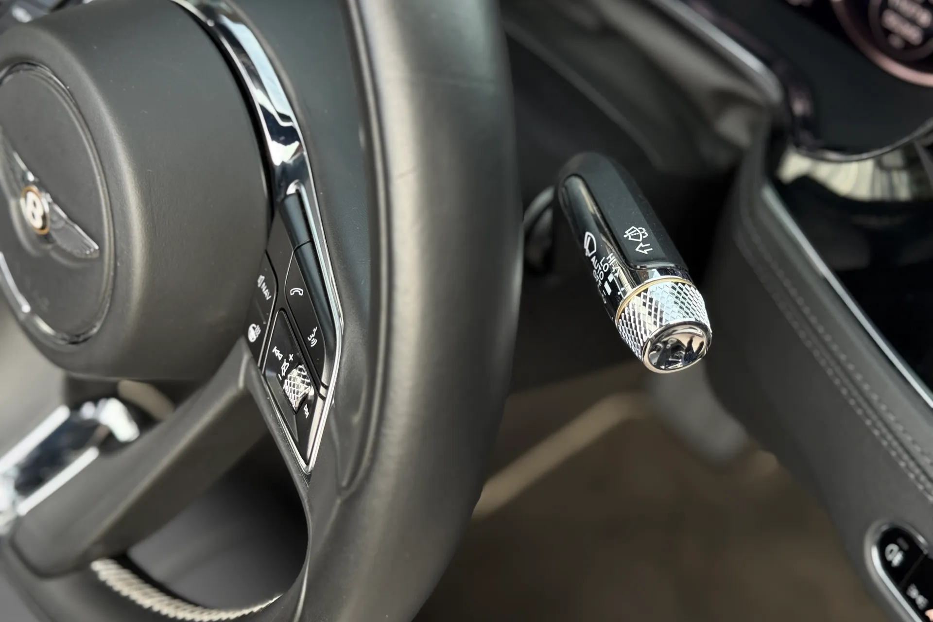 Bentley CONTINENTAL GTC thumbnail image number 14