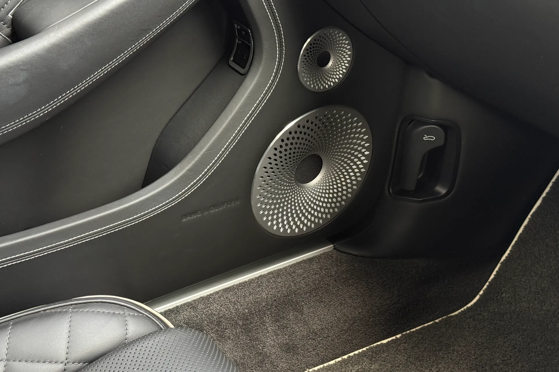 Bentley CONTINENTAL GTC thumbnail image number 5