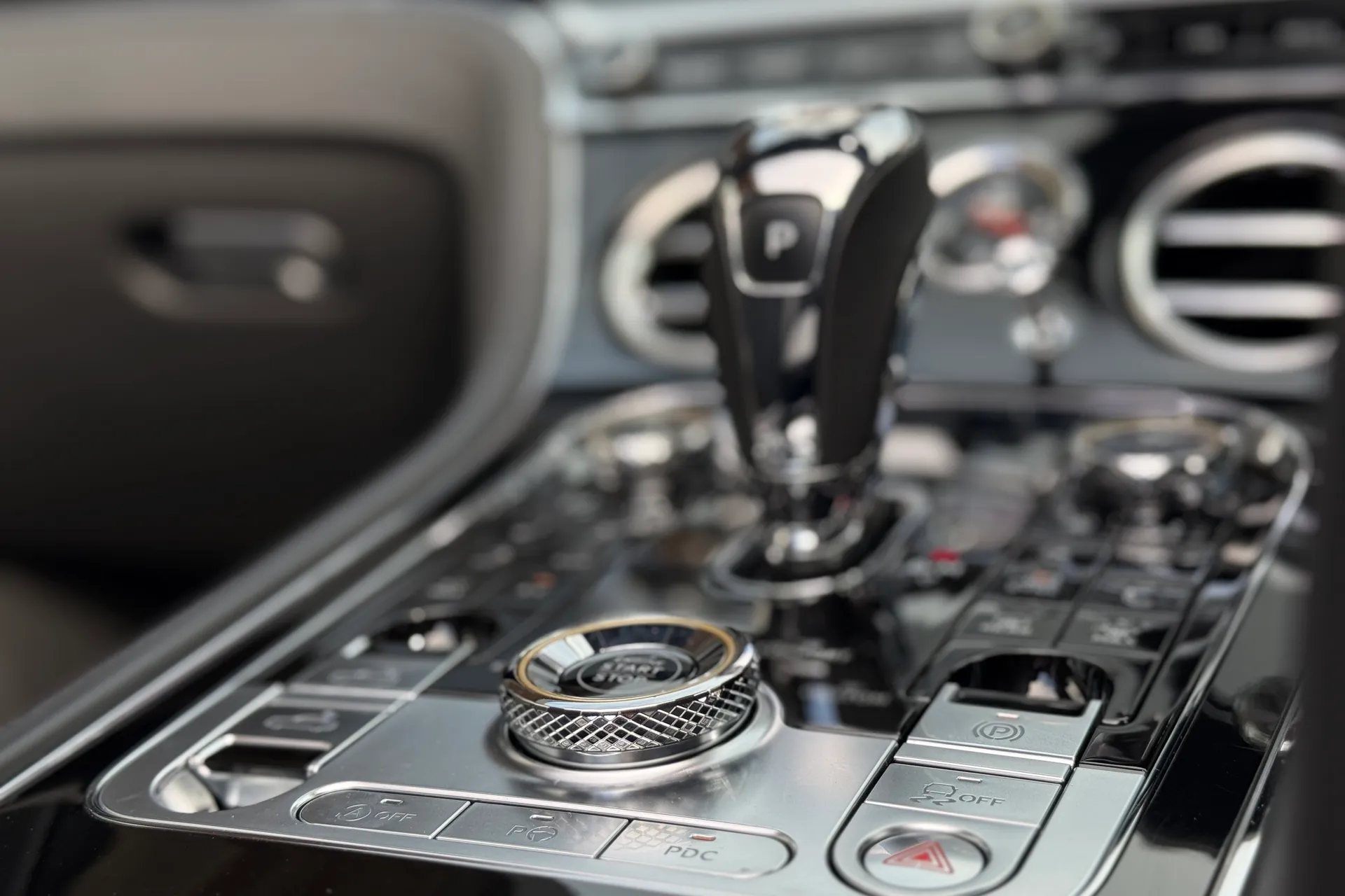 Bentley CONTINENTAL GTC thumbnail image number 21