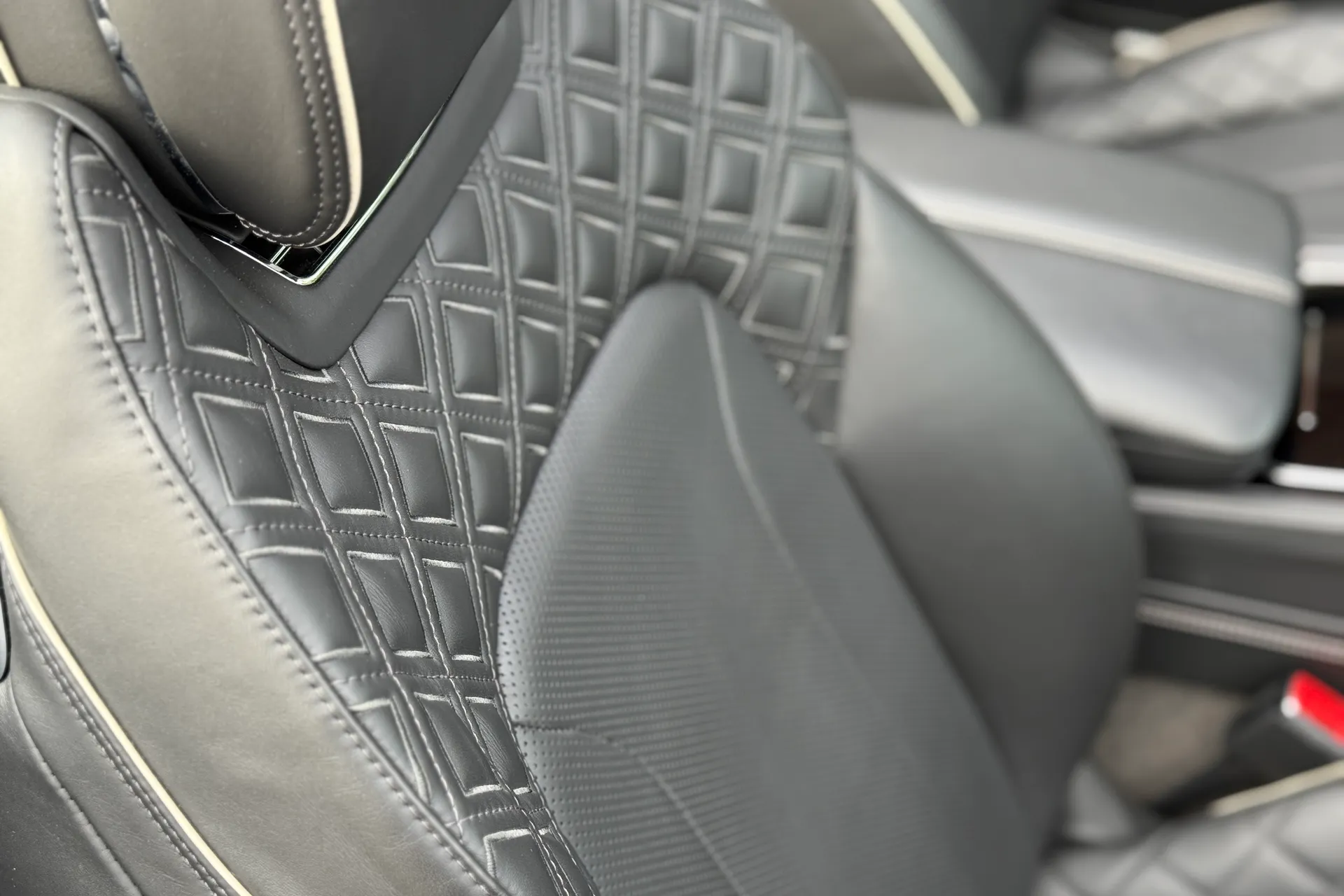 Bentley CONTINENTAL GTC thumbnail image number 13