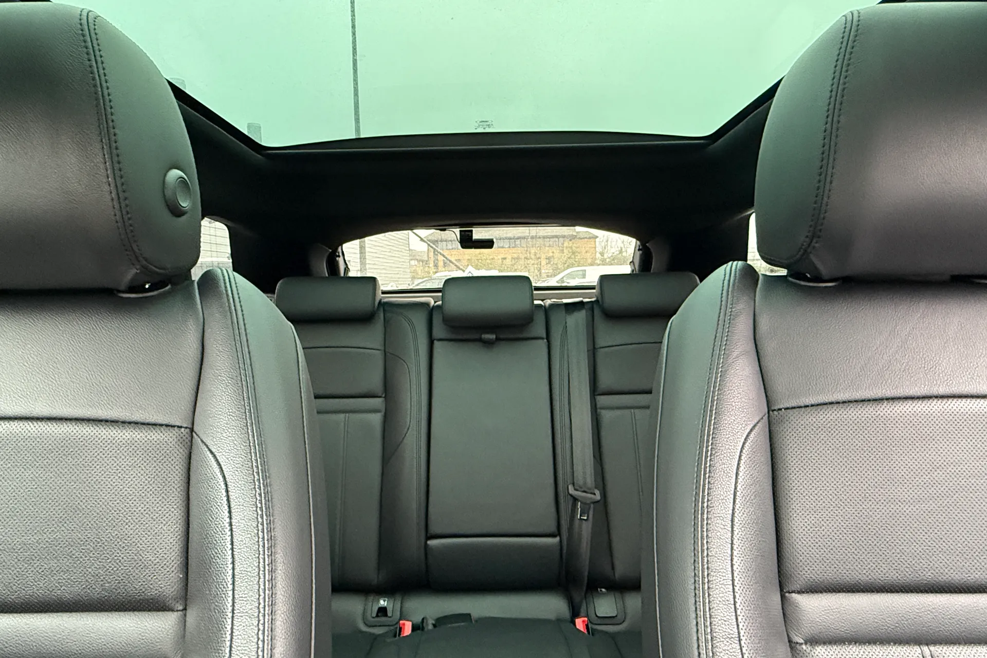 LAND ROVER RANGE ROVER EVOQUE thumbnail image number 37