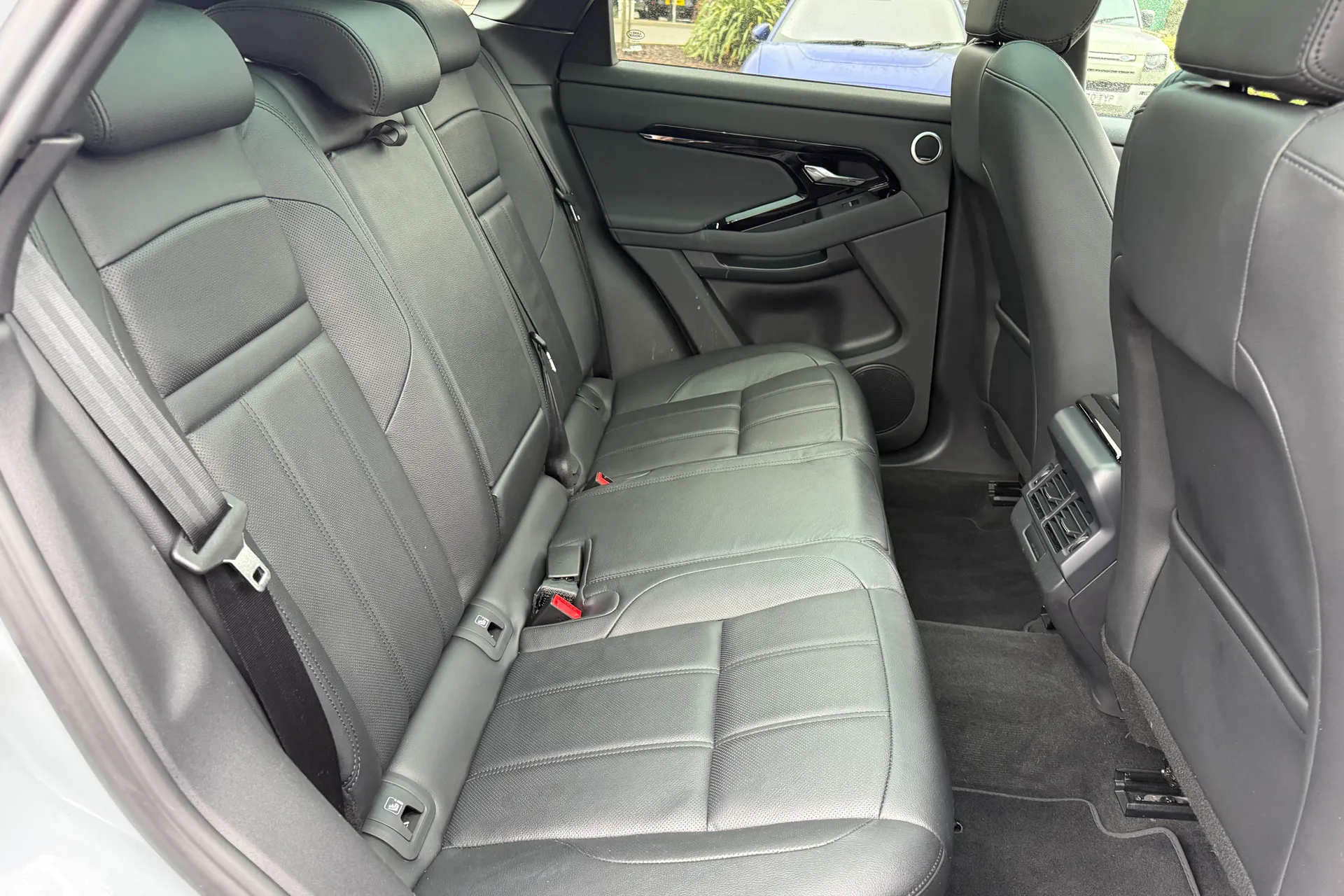 LAND ROVER RANGE ROVER EVOQUE thumbnail image number 33