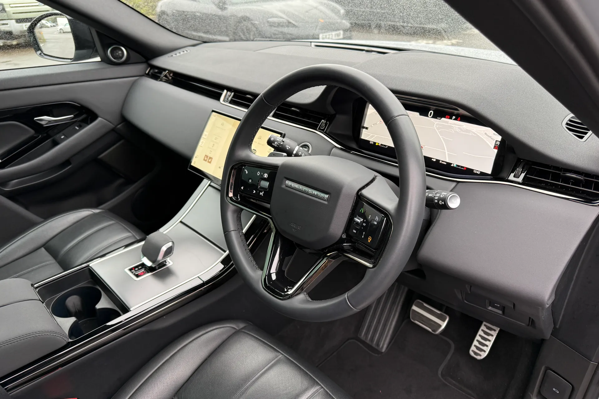 LAND ROVER RANGE ROVER EVOQUE thumbnail image number 40