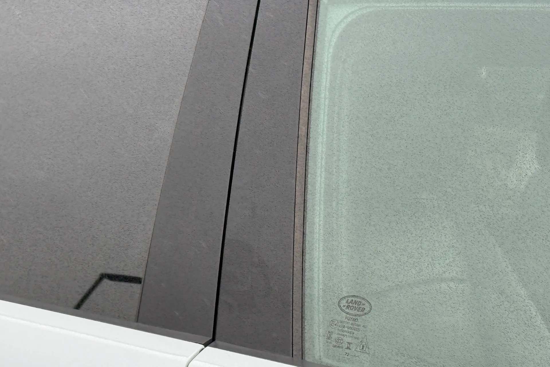 LAND ROVER RANGE ROVER EVOQUE thumbnail image number 21