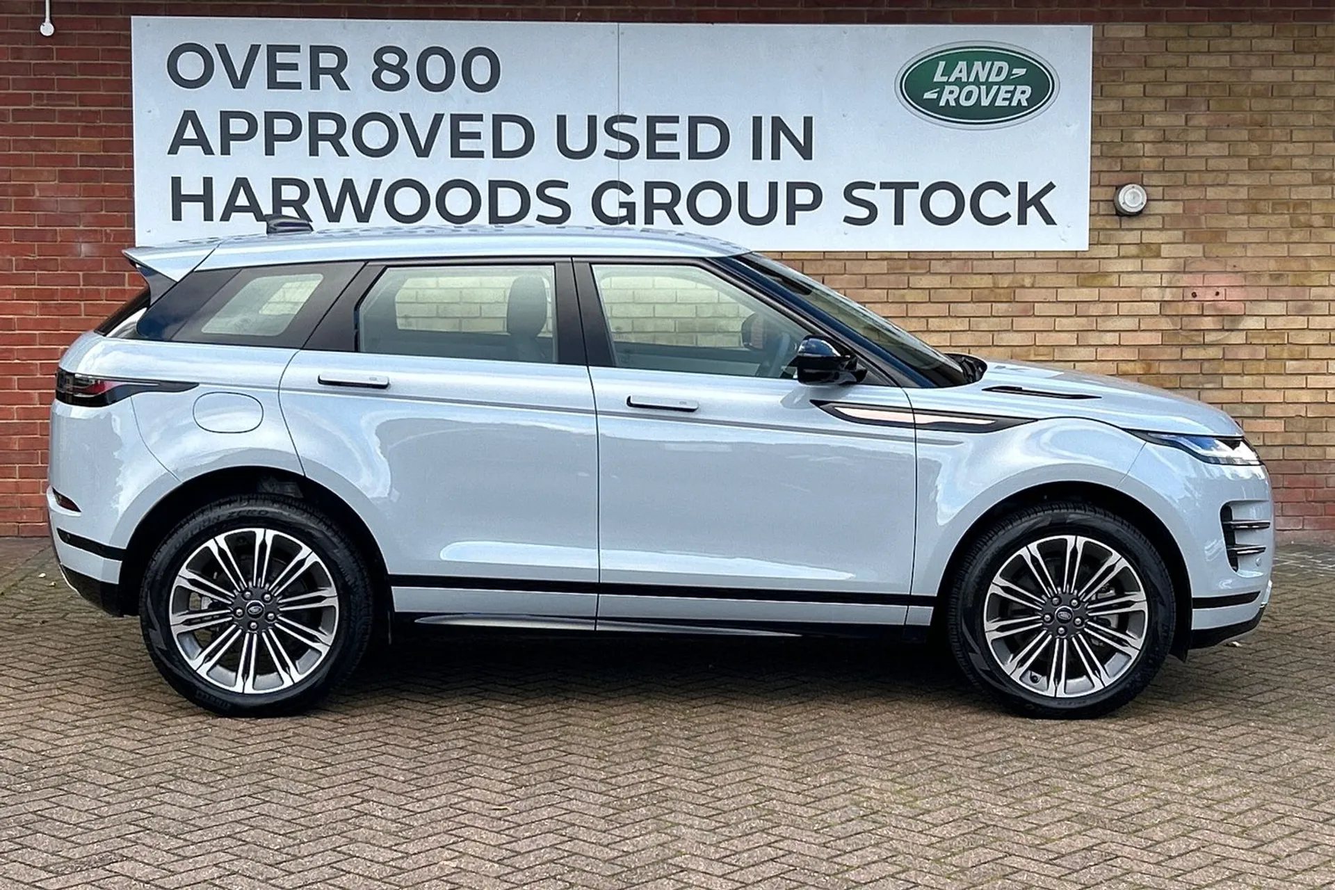 LAND ROVER RANGE ROVER EVOQUE thumbnail image number 2