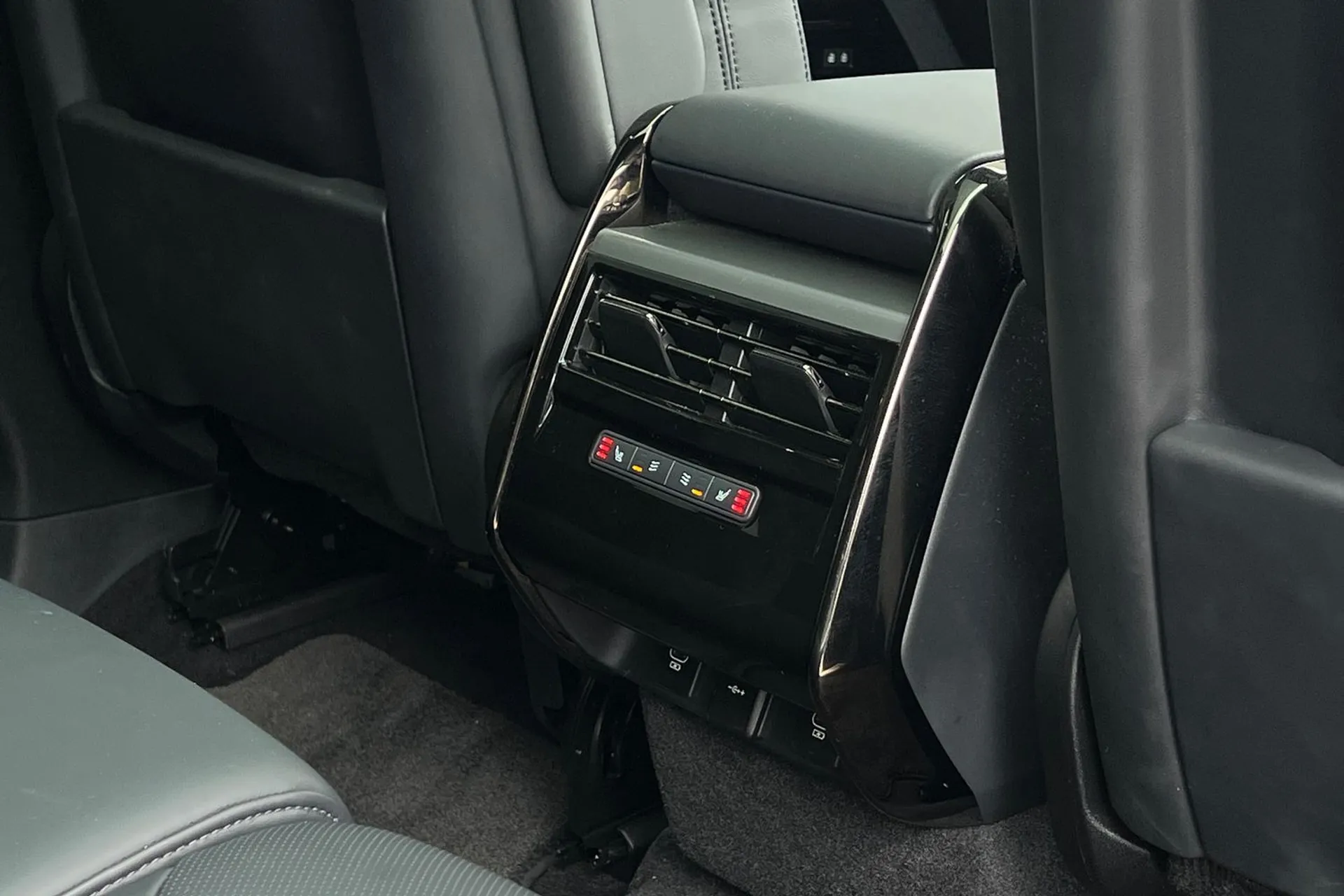 LAND ROVER RANGE ROVER SPORT thumbnail image number 36