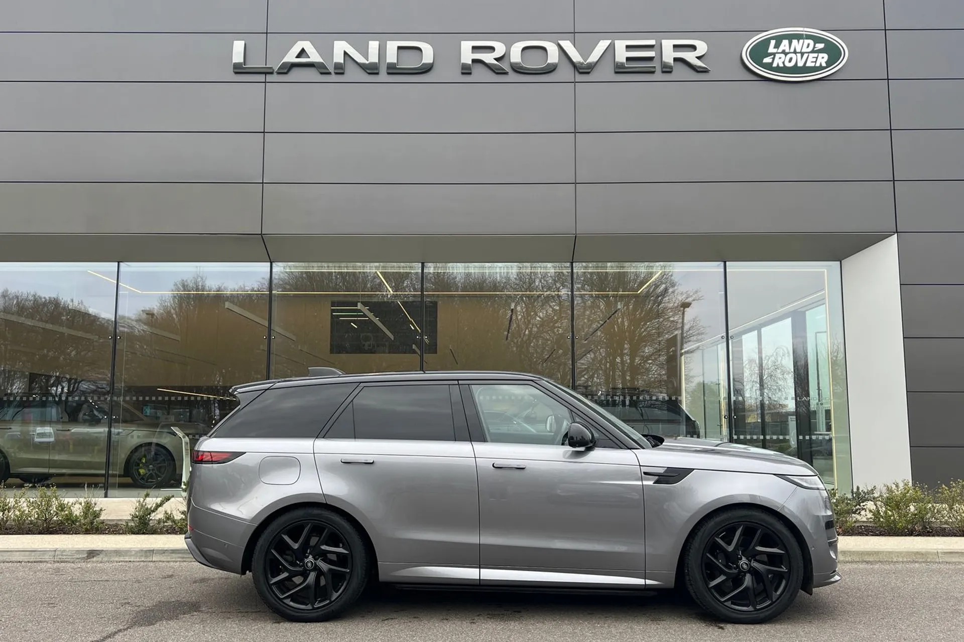 LAND ROVER RANGE ROVER SPORT thumbnail image number 2