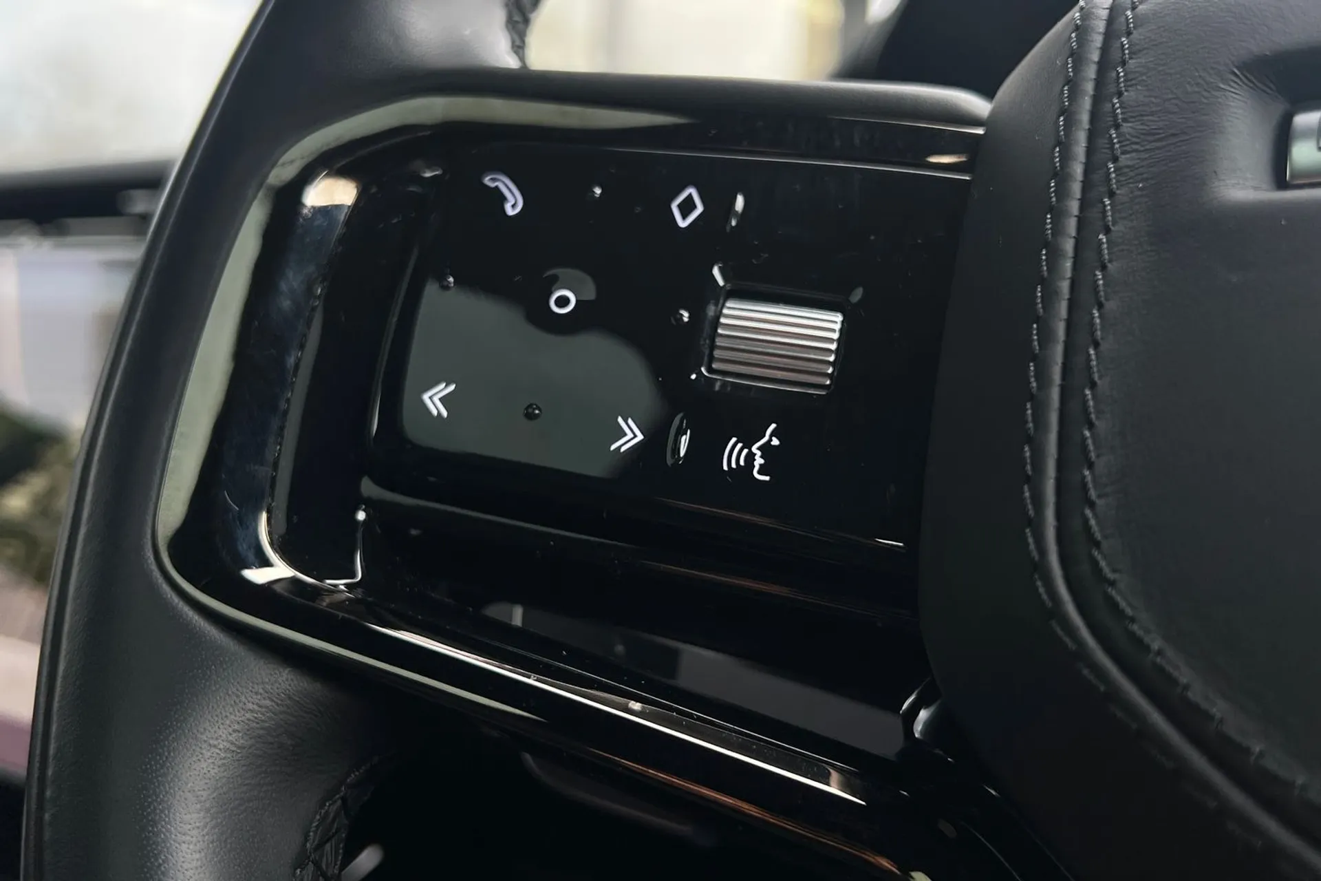 LAND ROVER RANGE ROVER SPORT thumbnail image number 44