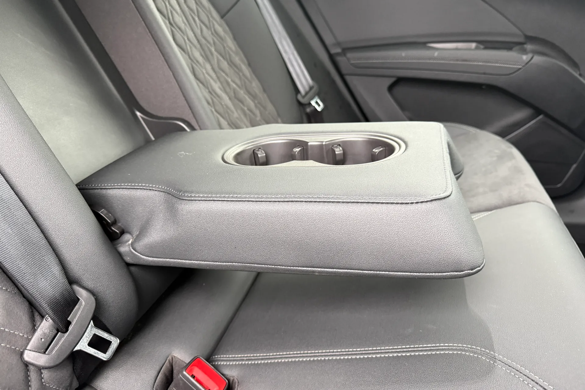 Audi Q4 thumbnail image number 44