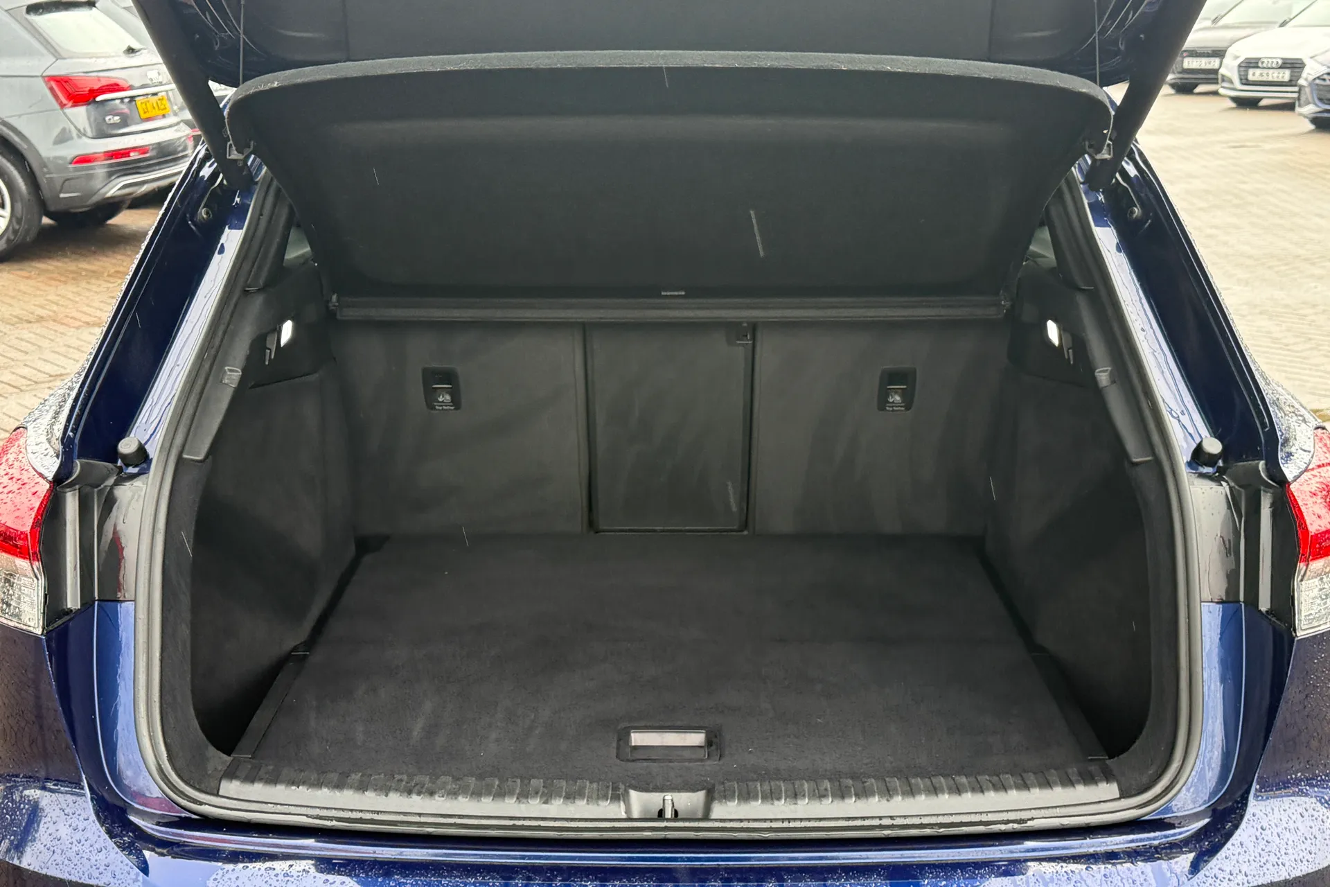Audi Q4 thumbnail image number 35