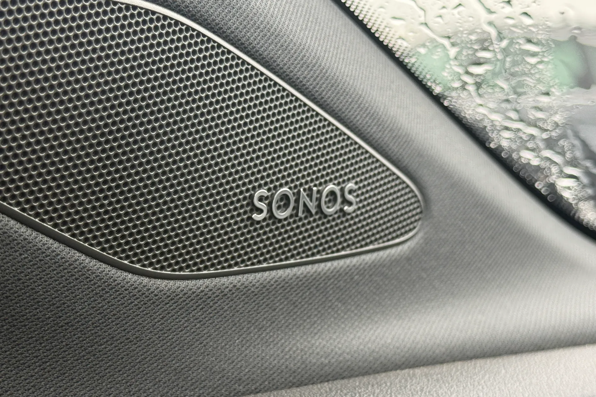 Audi Q4 thumbnail image number 17