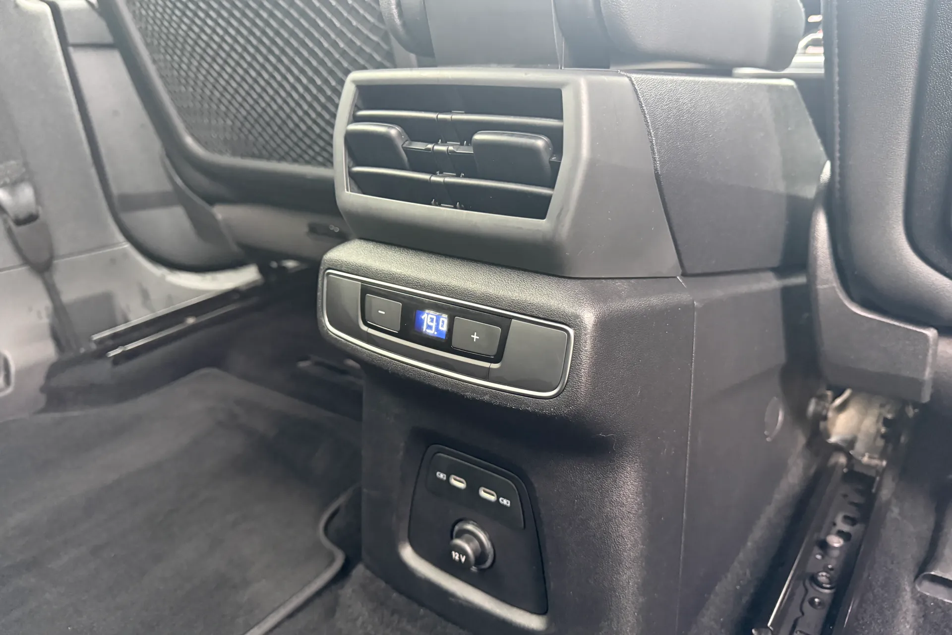 Audi Q4 thumbnail image number 46