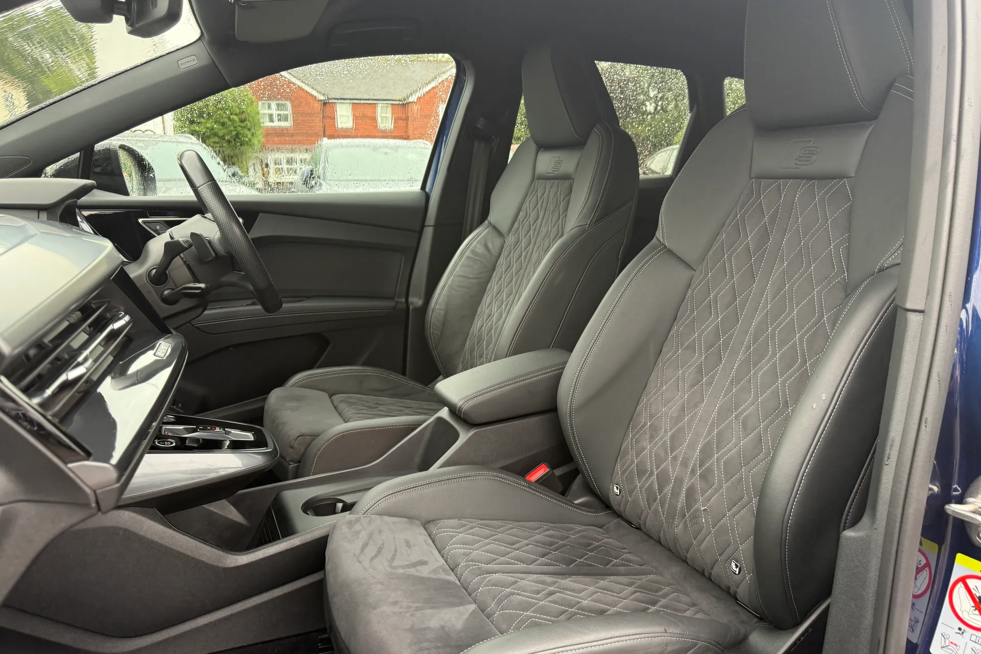Audi Q4 thumbnail image number 31
