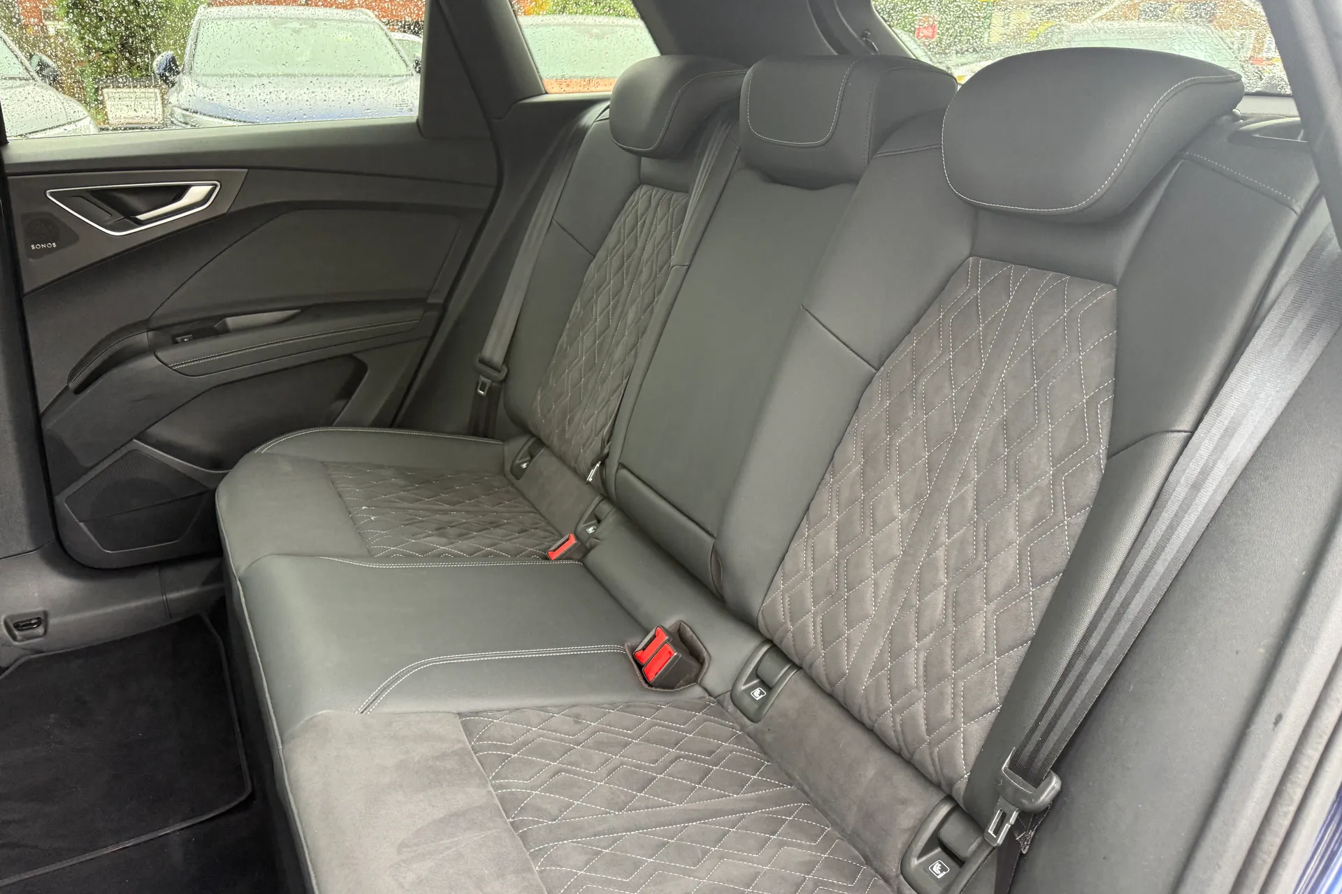 Audi Q4 thumbnail image number 41
