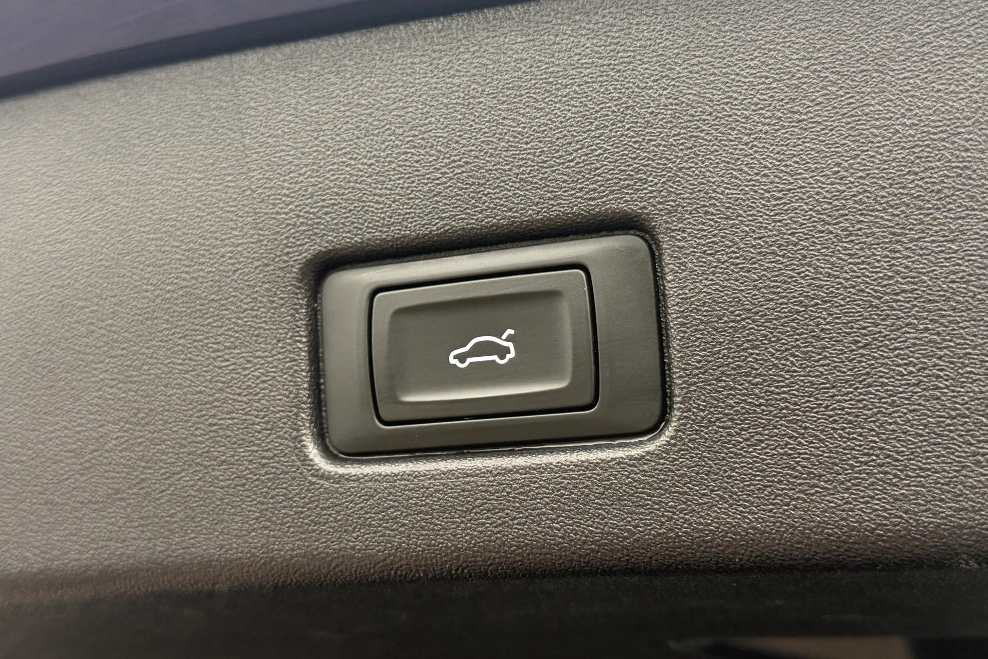 Audi Q4 thumbnail image number 36