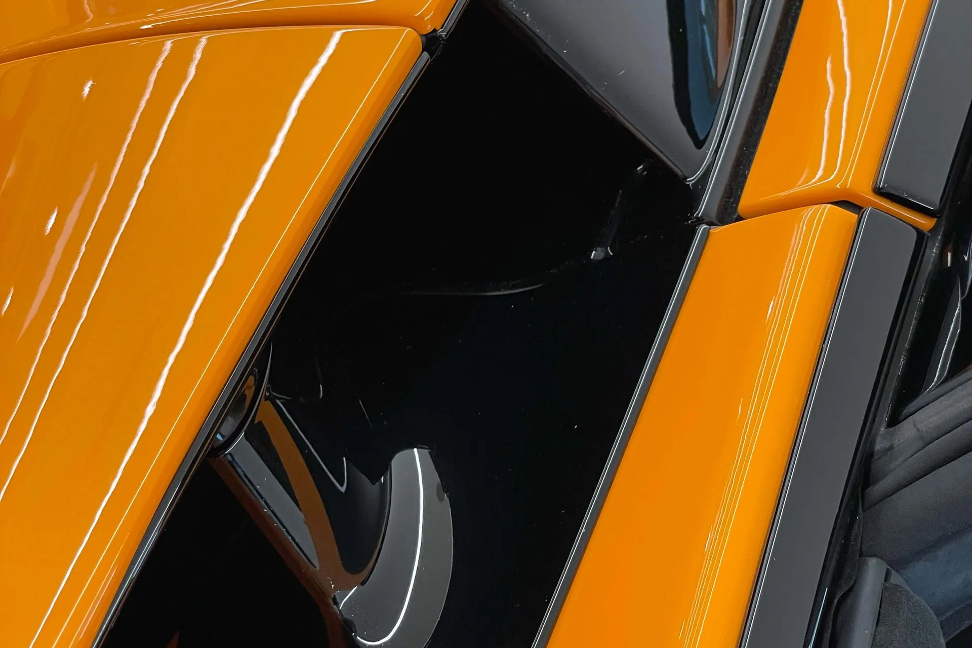 McLaren 720S thumbnail image number 18