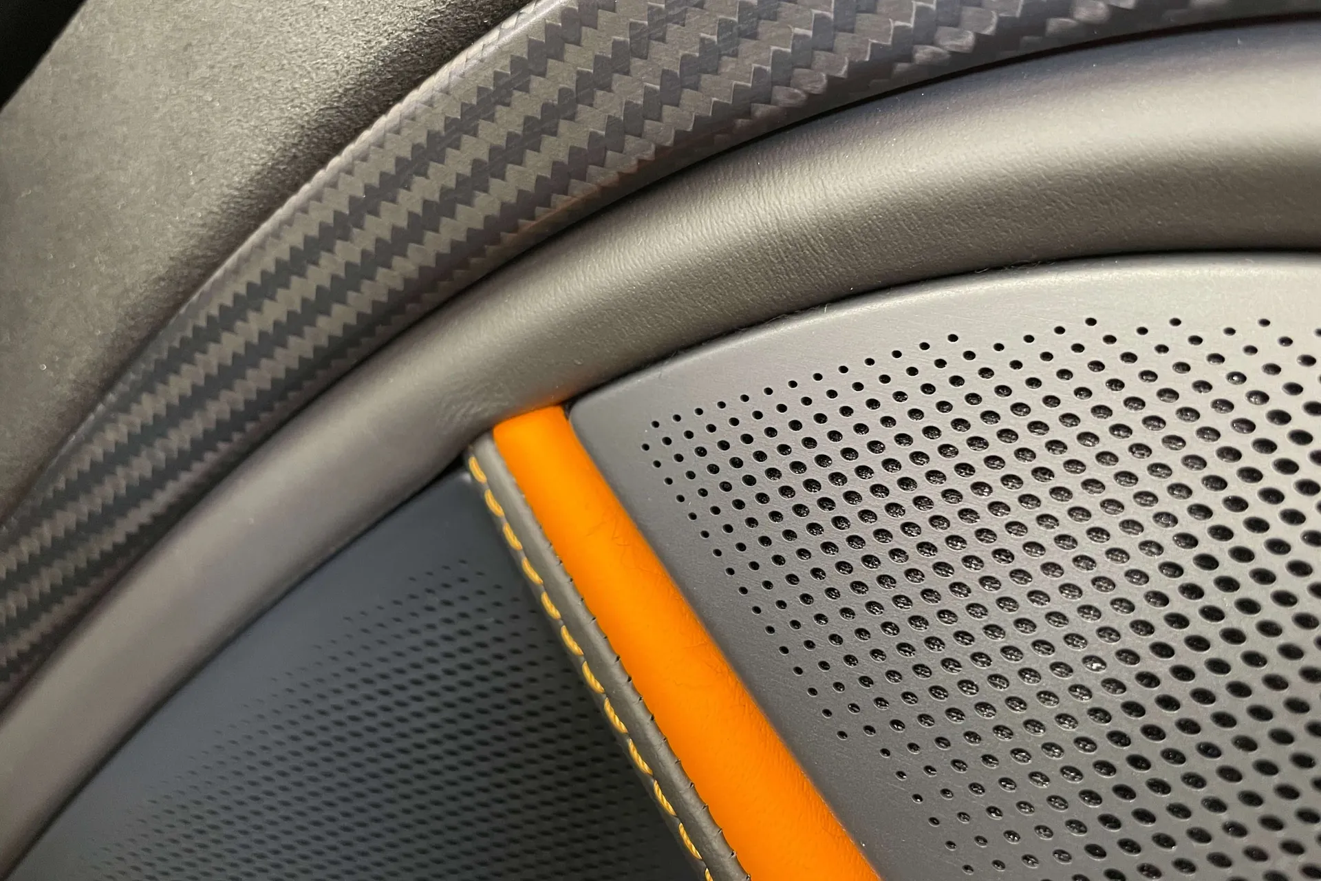 McLaren 720S thumbnail image number 44