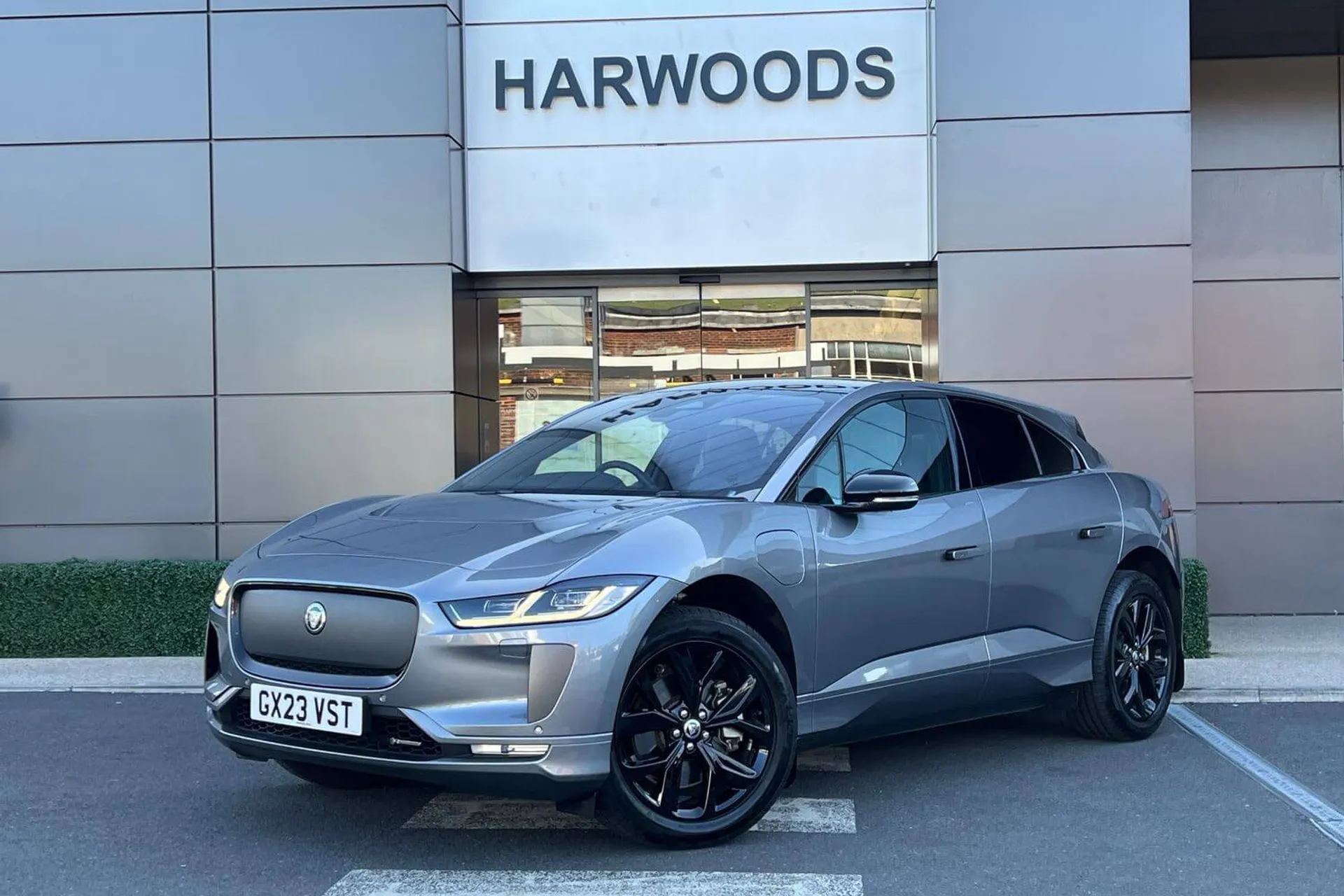 Jaguar I-PACE thumbnail image number 14