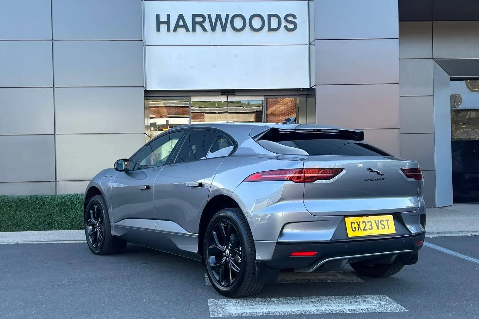 Jaguar I-PACE thumbnail image number 12